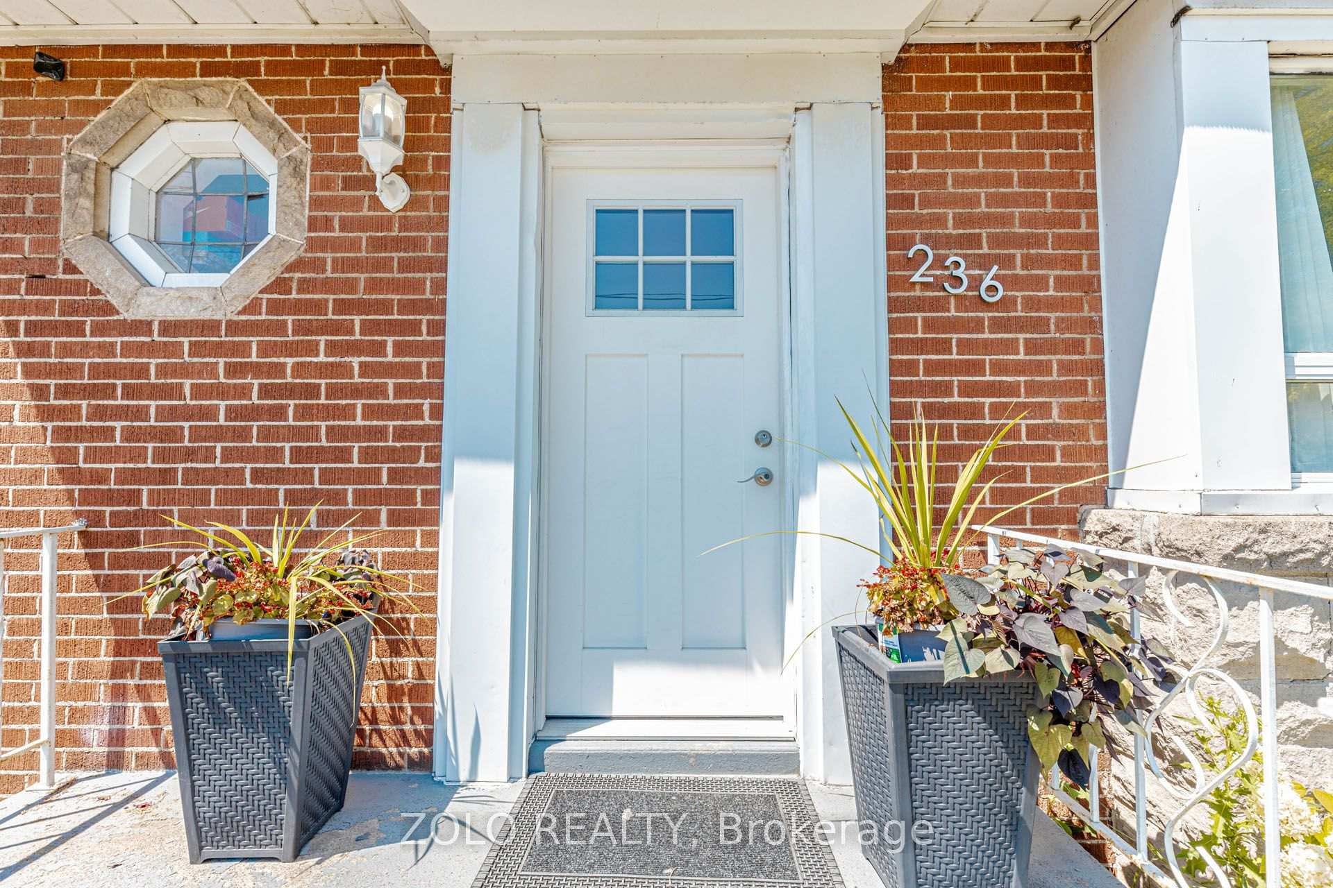 Photo 4 of 236 Parkdale Avenue S, Hamilton, Glenview — HOMEH