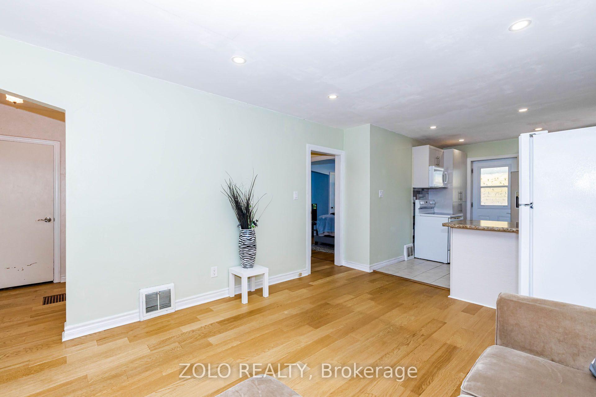 Photo 9 of 236 Parkdale Avenue S, Hamilton, Glenview — HOMEH