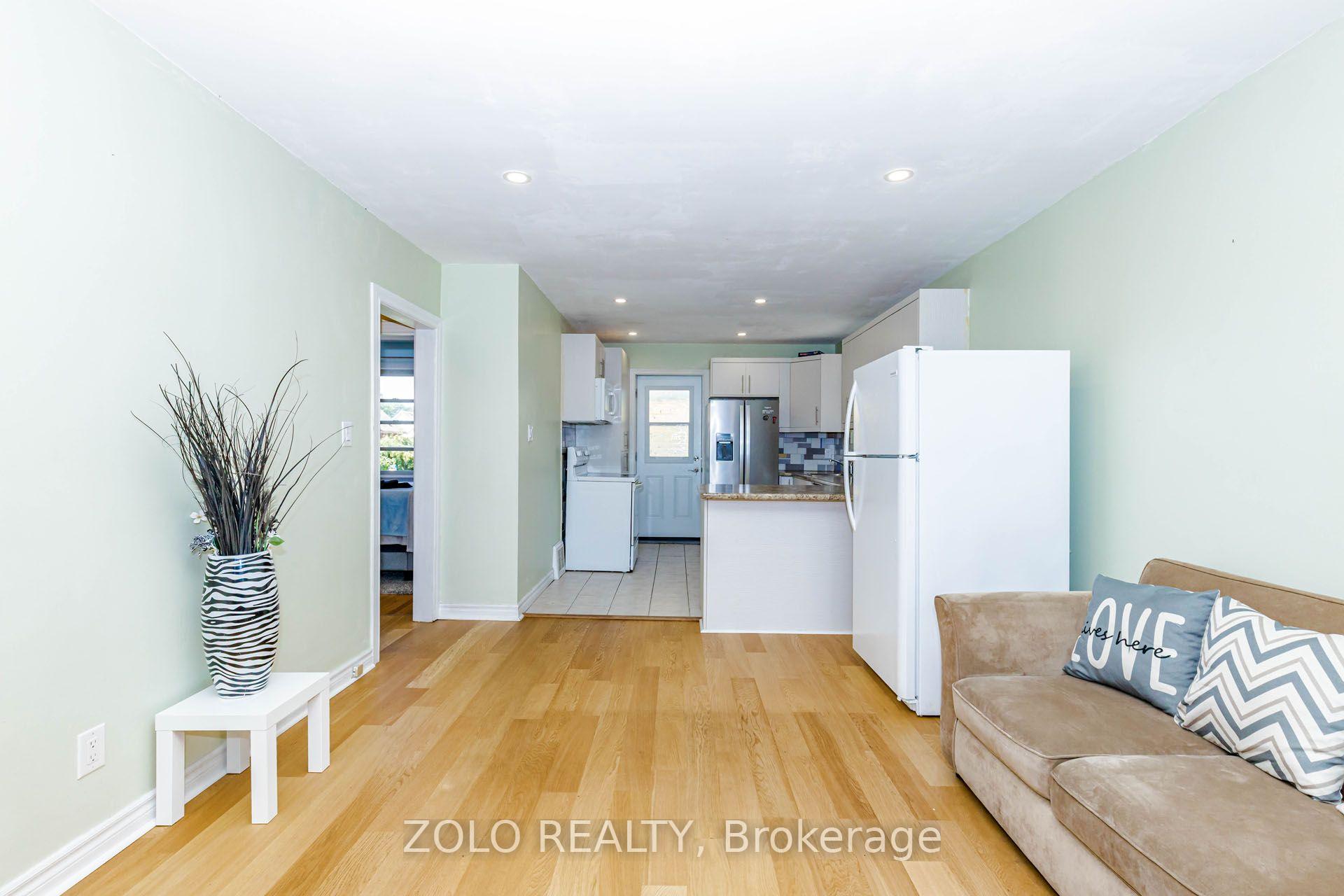 Photo 11 of 236 Parkdale Avenue S, Hamilton, Glenview — HOMEH