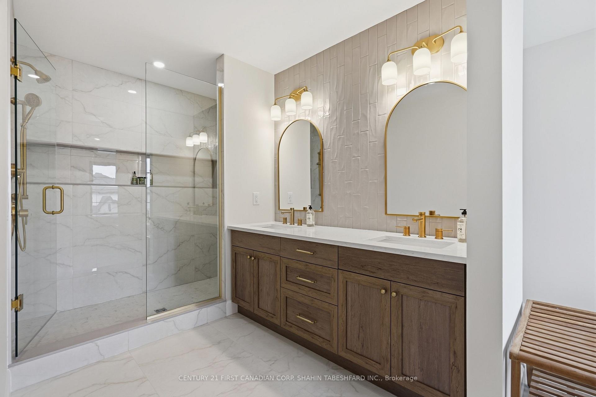 Photo 25 of 2302 Darwin Crescent, London, South V — HOMEH