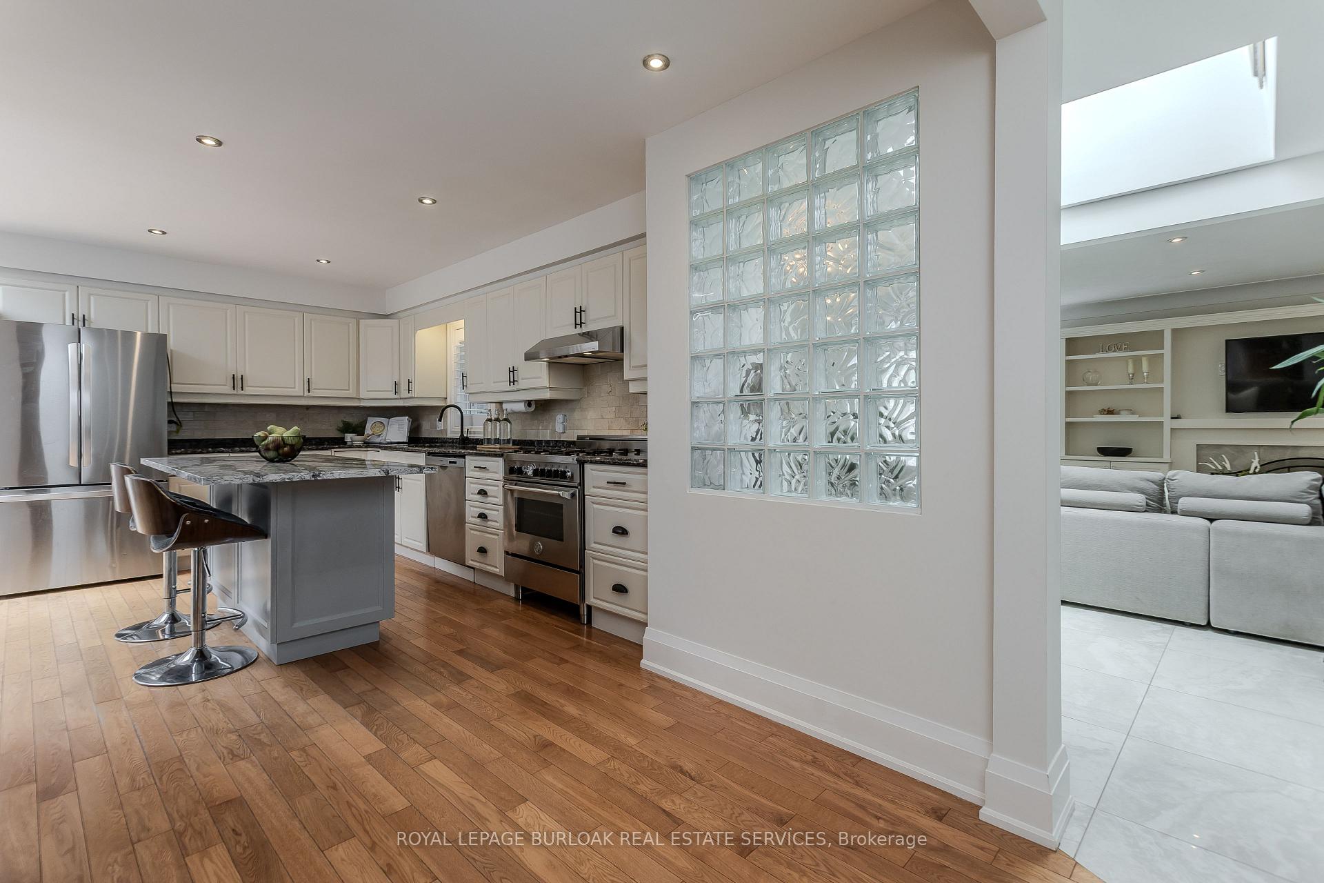 Photo 10 of 892 North Shore Boulevard W, Burlington, Bayview — HOMEH