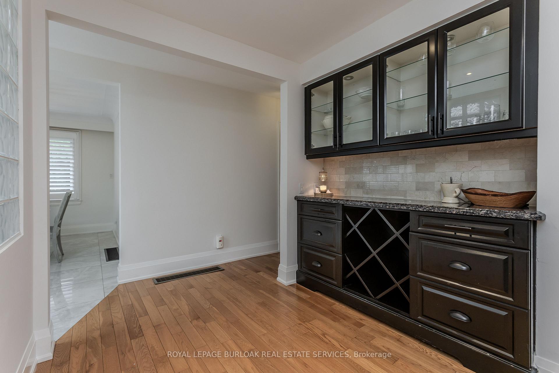 Photo 13 of 892 North Shore Boulevard W, Burlington, Bayview — HOMEH