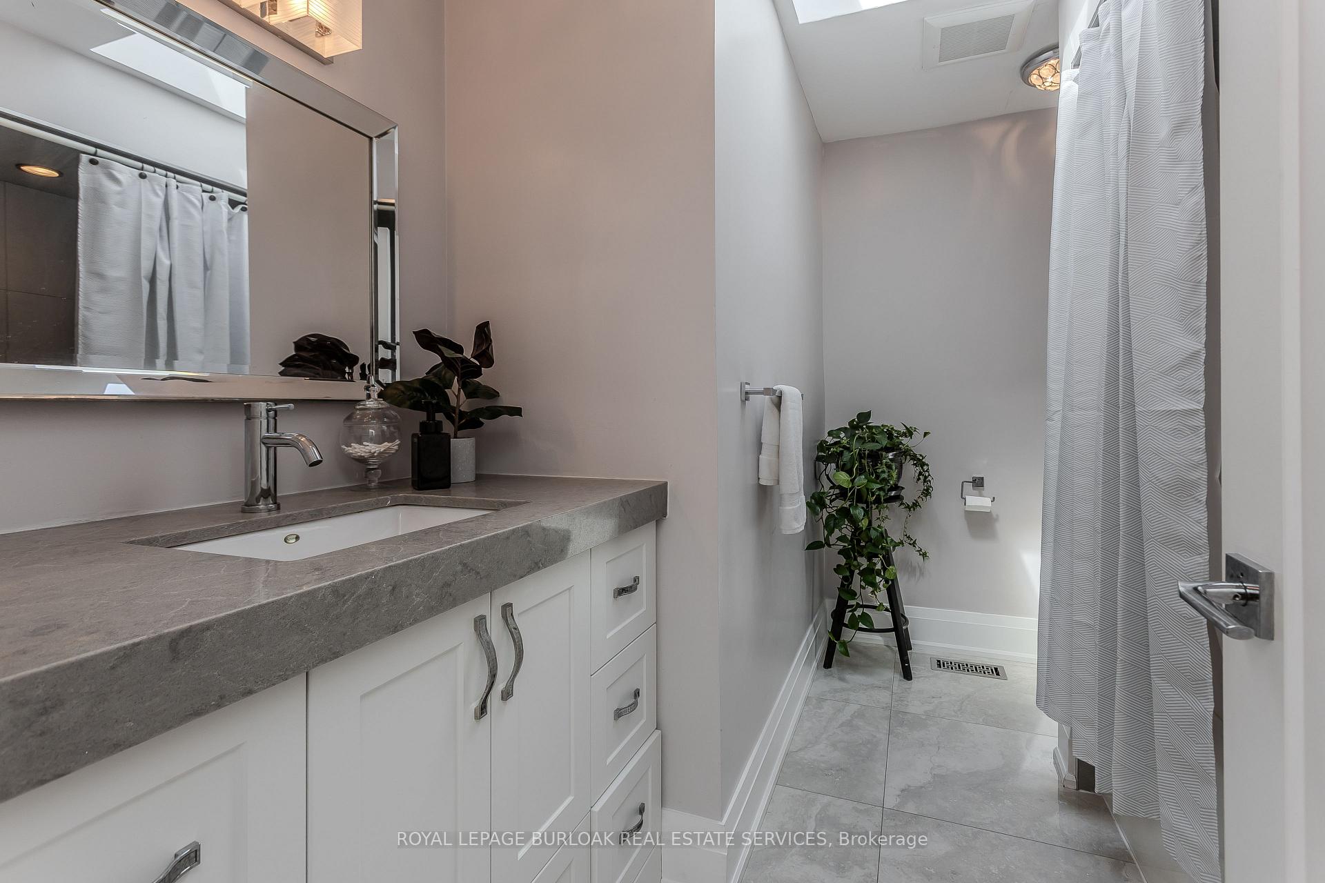 Photo 19 of 892 North Shore Boulevard W, Burlington, Bayview — HOMEH