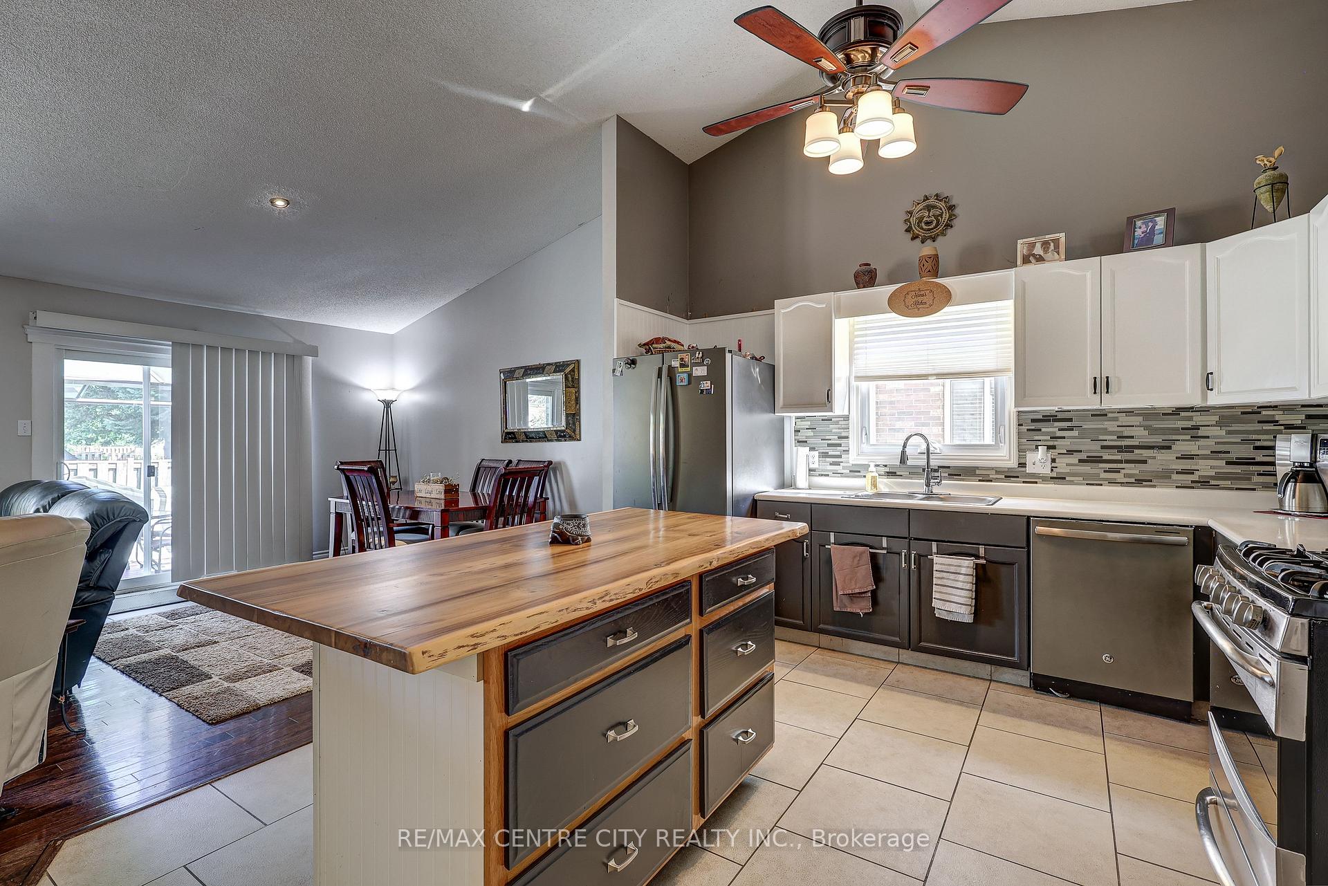 Photo 21 of 12 Second Avenue, St. Thomas — HOMEH