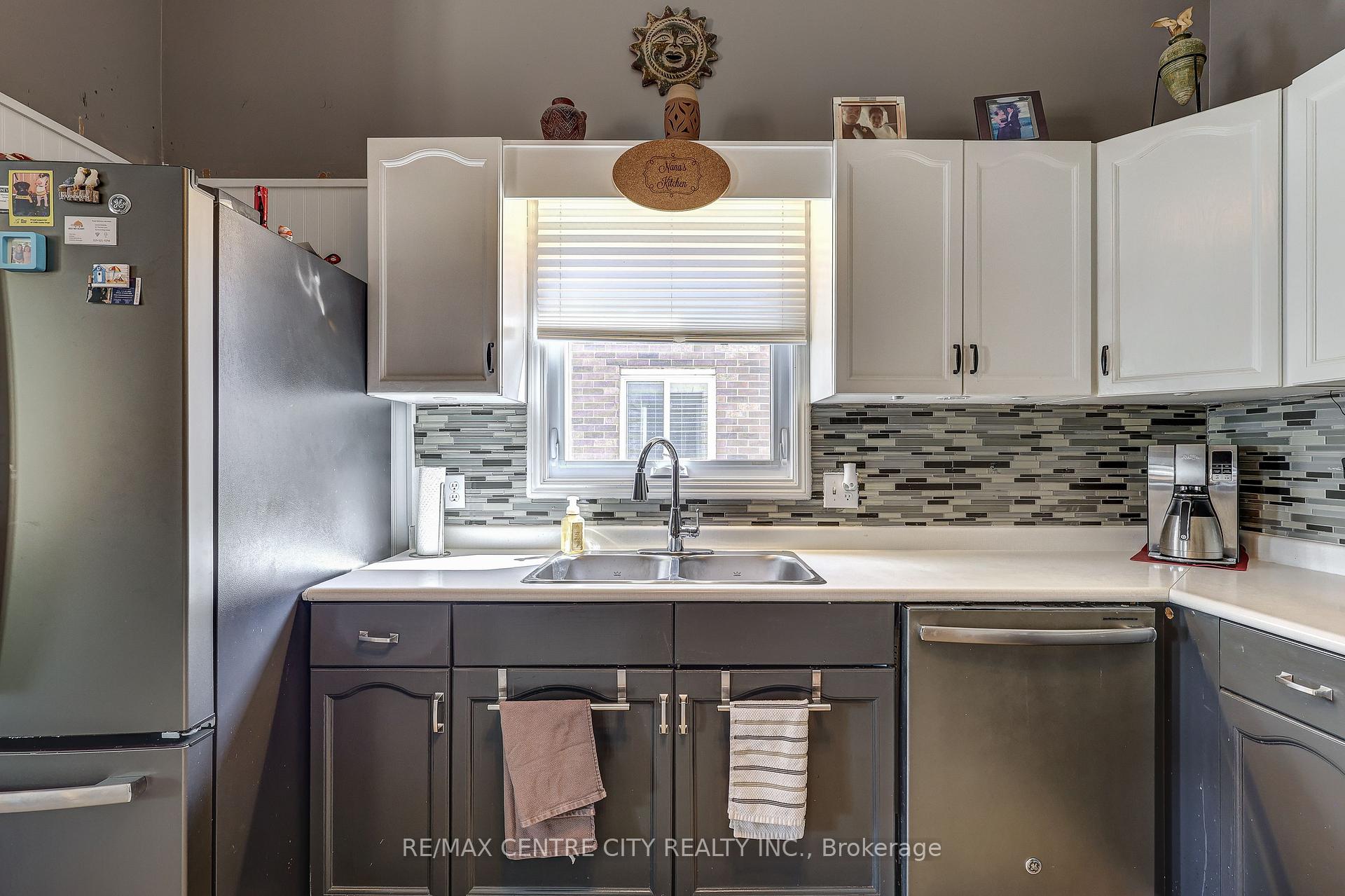 Photo 22 of 12 Second Avenue, St. Thomas — HOMEH