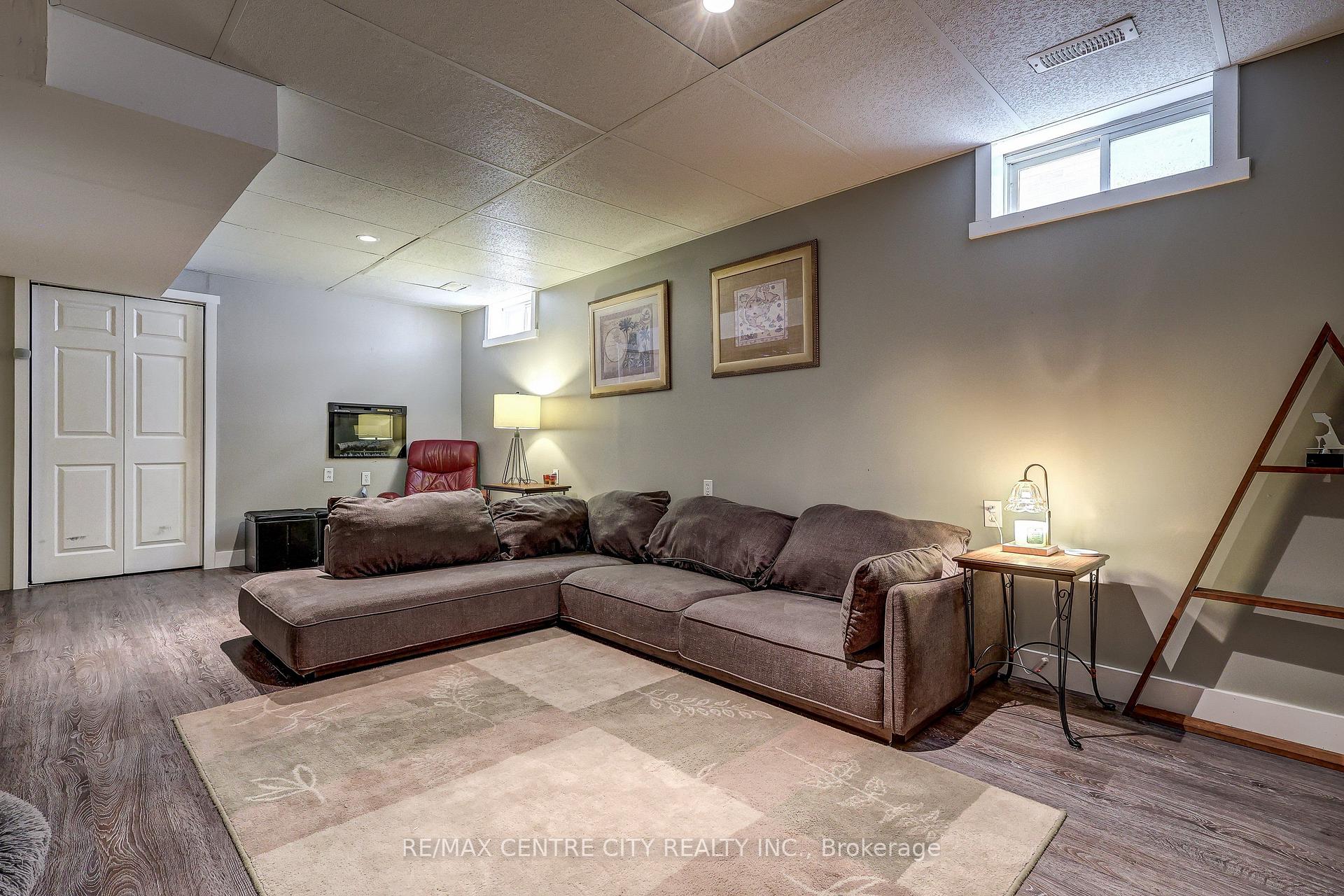 Photo 36 of 12 Second Avenue, St. Thomas — HOMEH