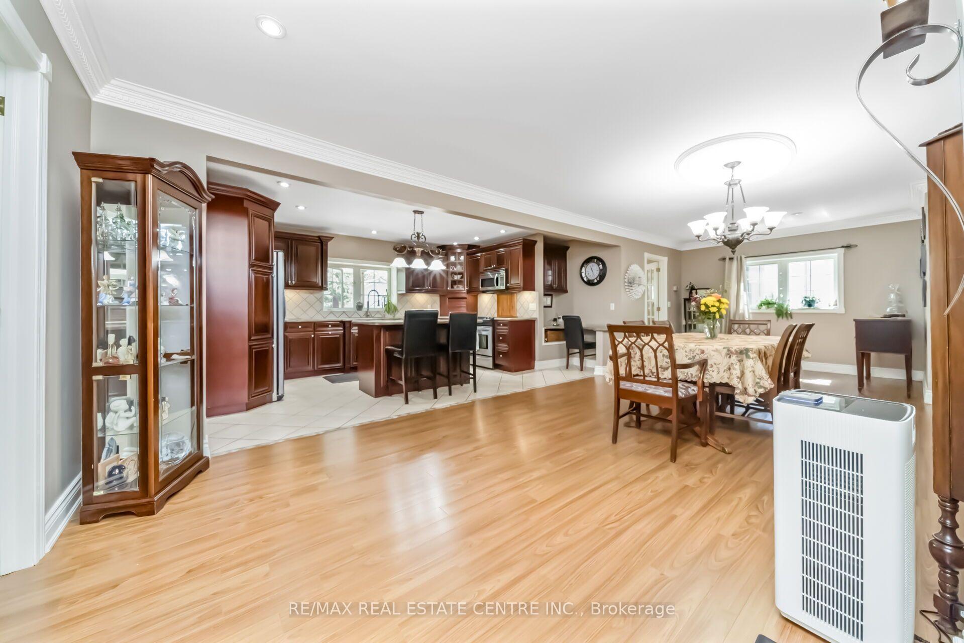 Photo 8 of 6961 Second Line W, Mississauga, Meadowvale Village — HOMEH