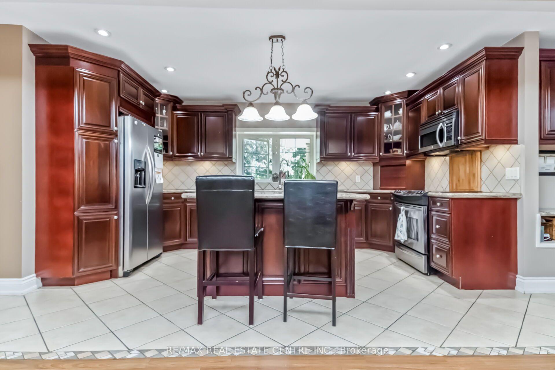 Photo 10 of 6961 Second Line W, Mississauga, Meadowvale Village — HOMEH