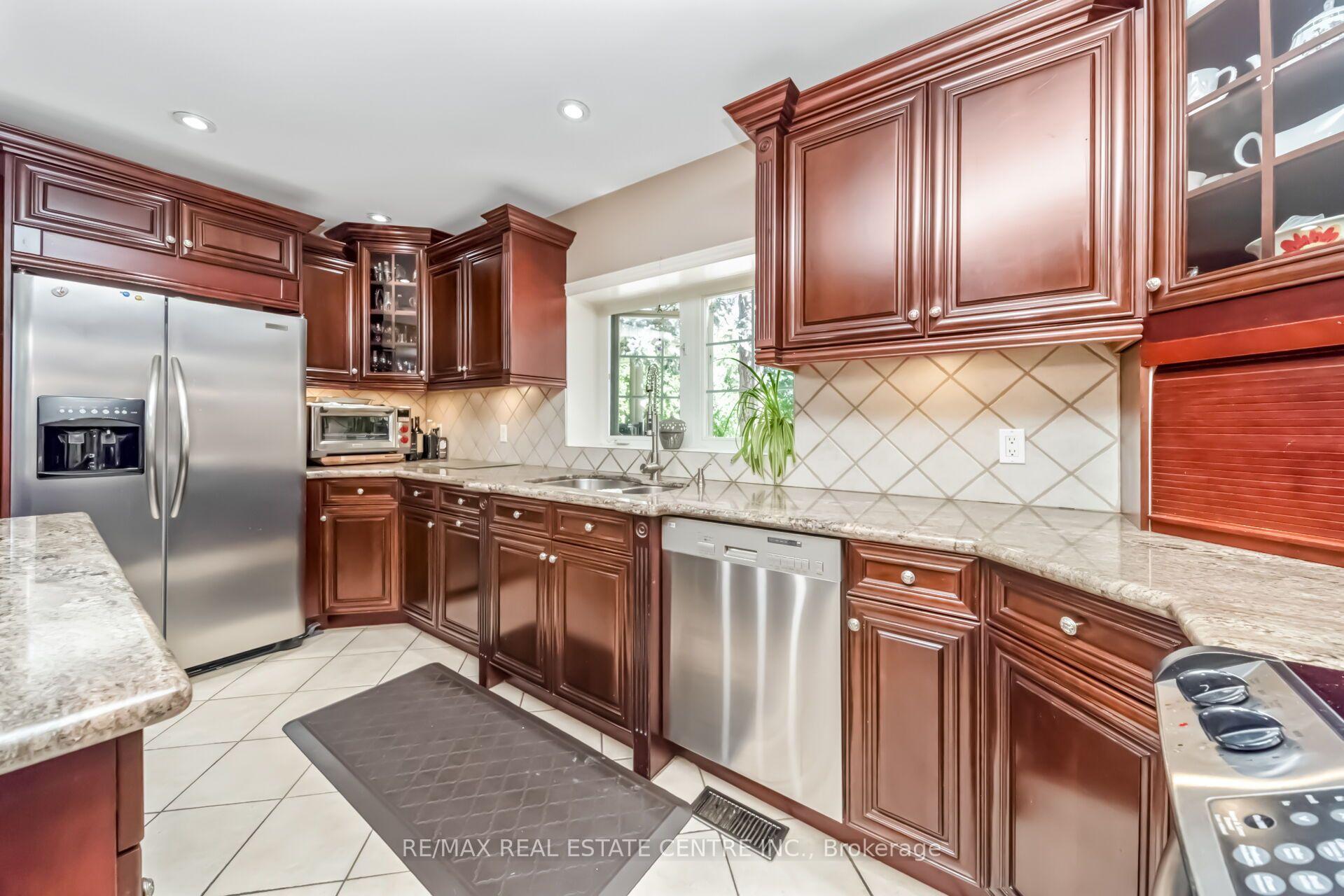 Photo 11 of 6961 Second Line W, Mississauga, Meadowvale Village — HOMEH