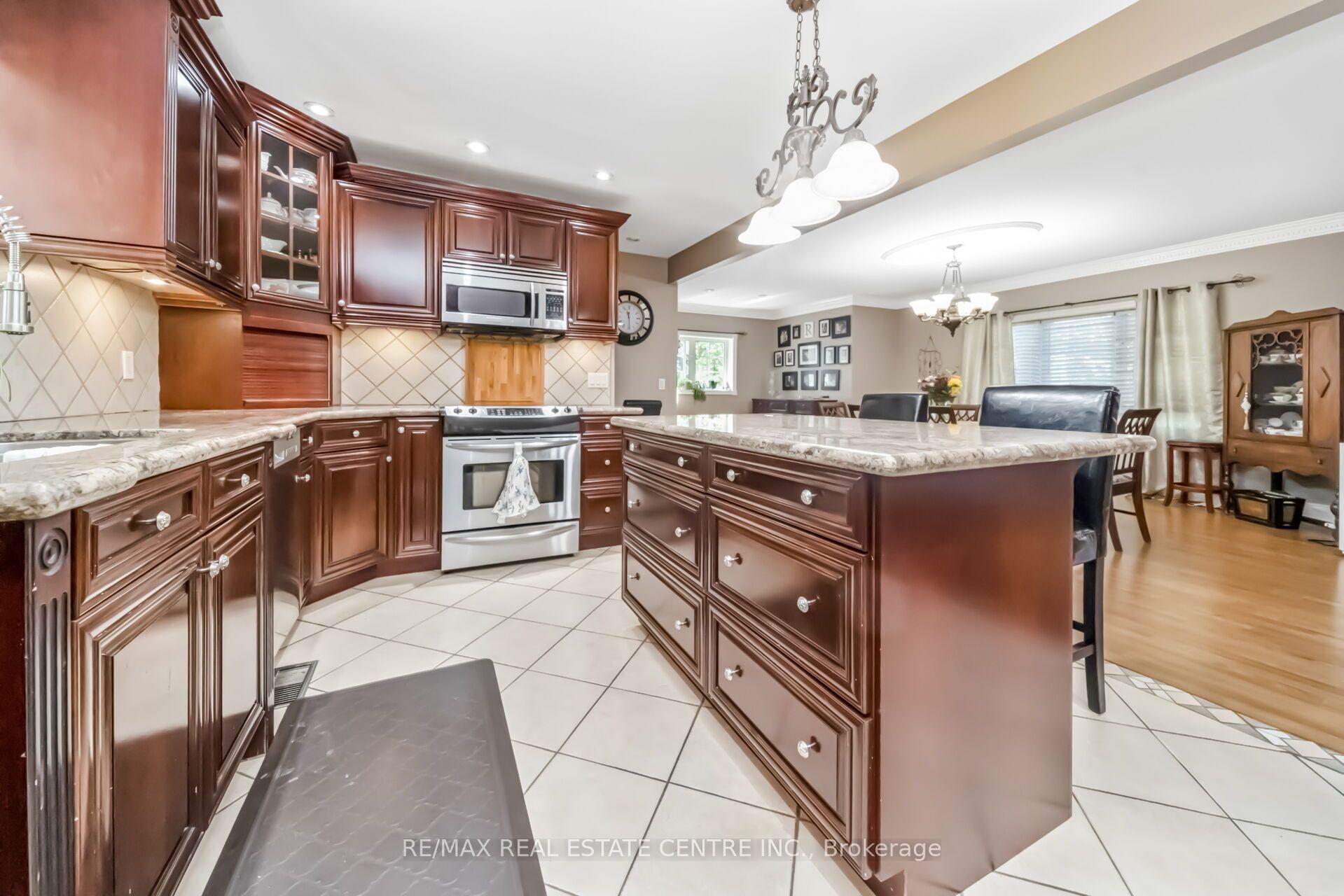 Photo 12 of 6961 Second Line W, Mississauga, Meadowvale Village — HOMEH