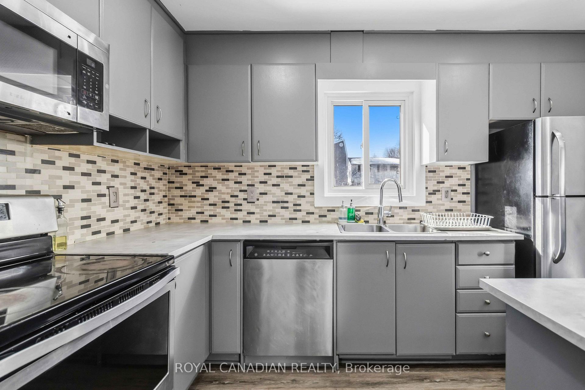 Photo 3 of 9 Horatio Court, Brampton, Queen Street Corridor — HOMEH
