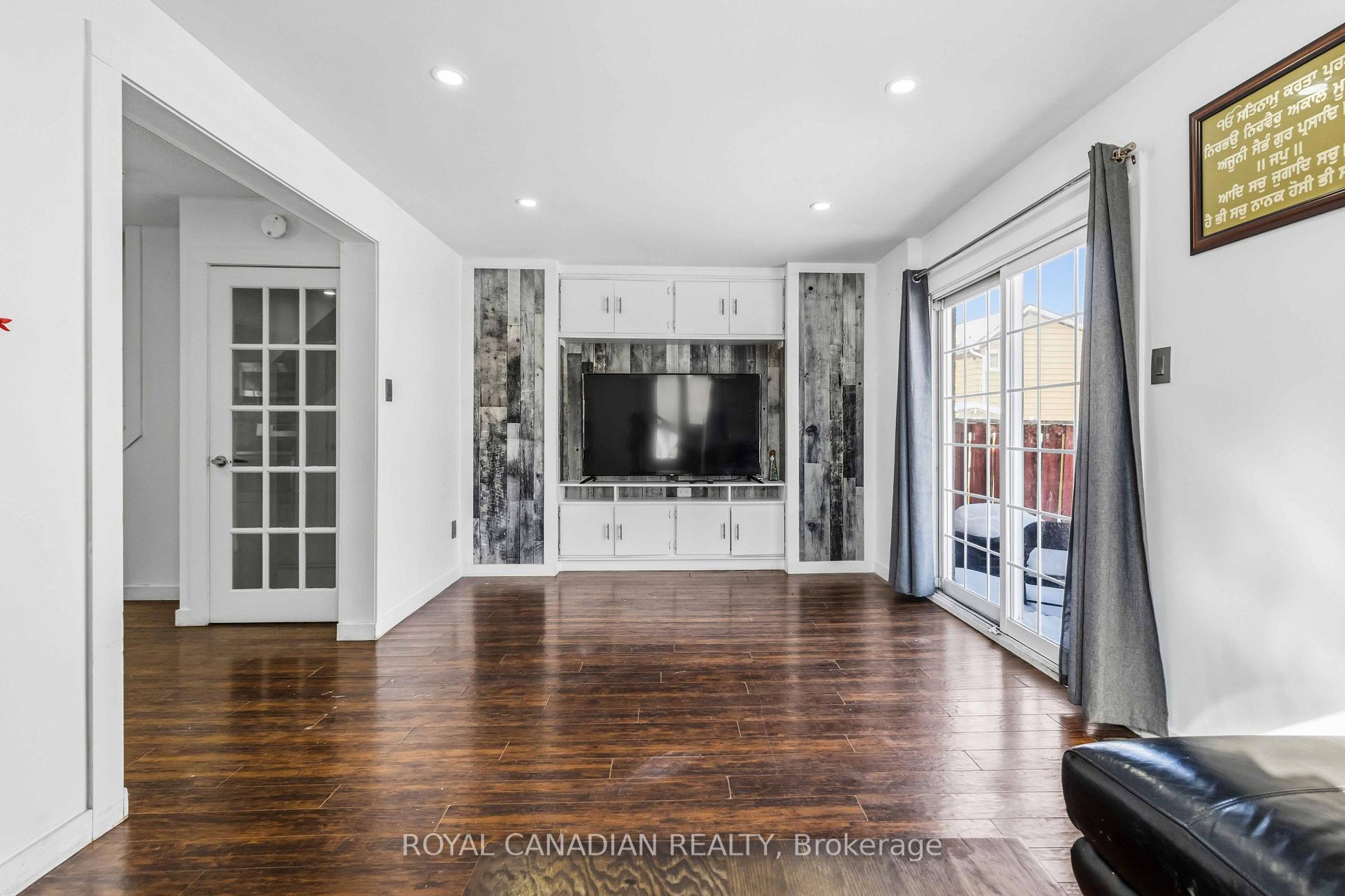 Photo 10 of 9 Horatio Court, Brampton, Queen Street Corridor — HOMEH