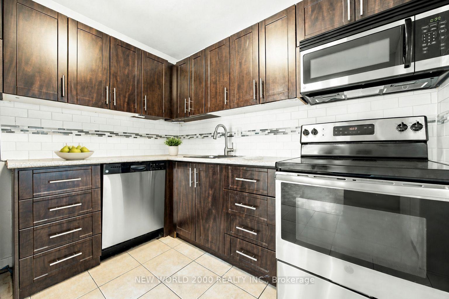 Photo of Unit 202, 2300 Marine Drive