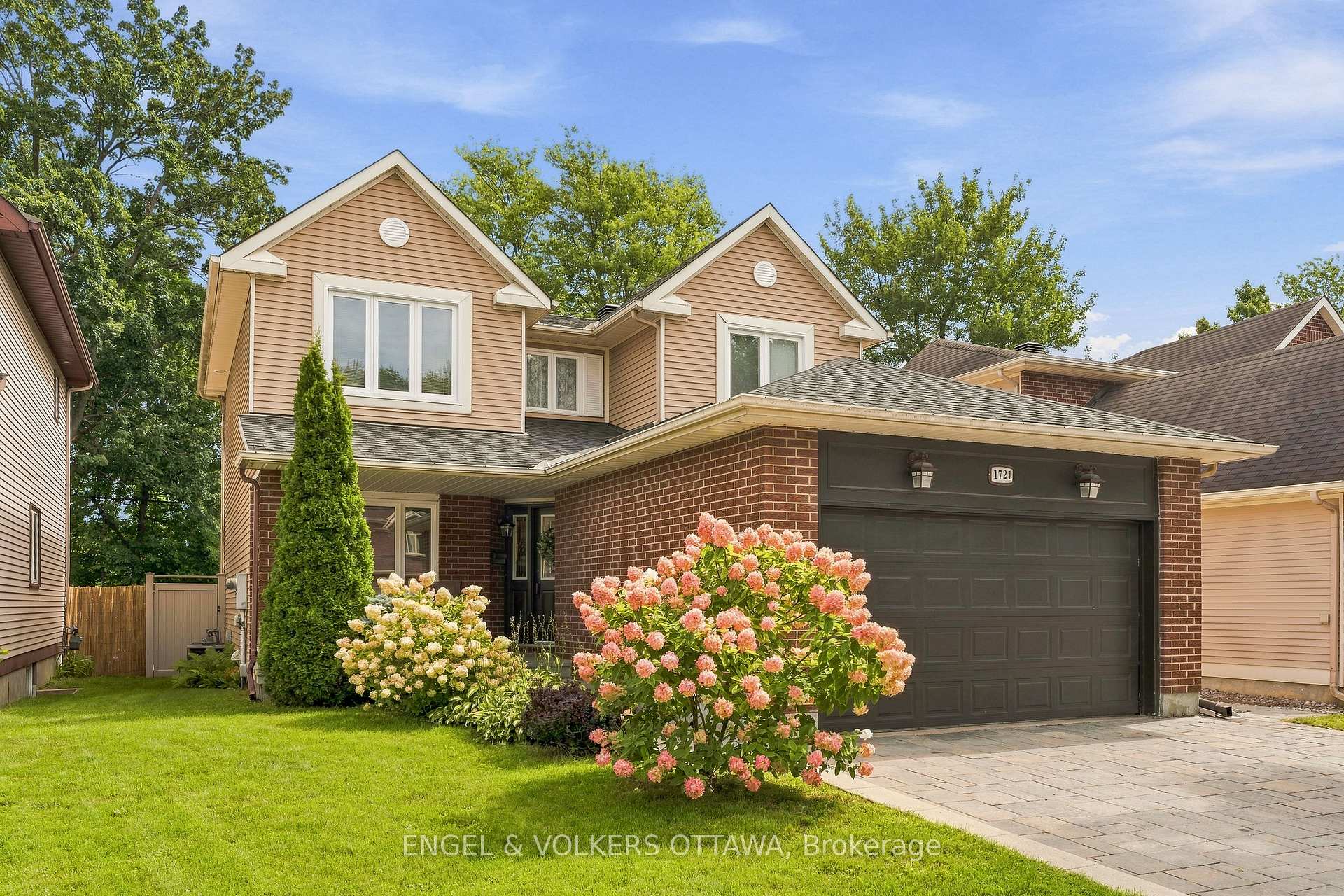 Photo 1 of 1721 Hunter's Run Drive, Ottawa, Chapel Hill — HOMEH
