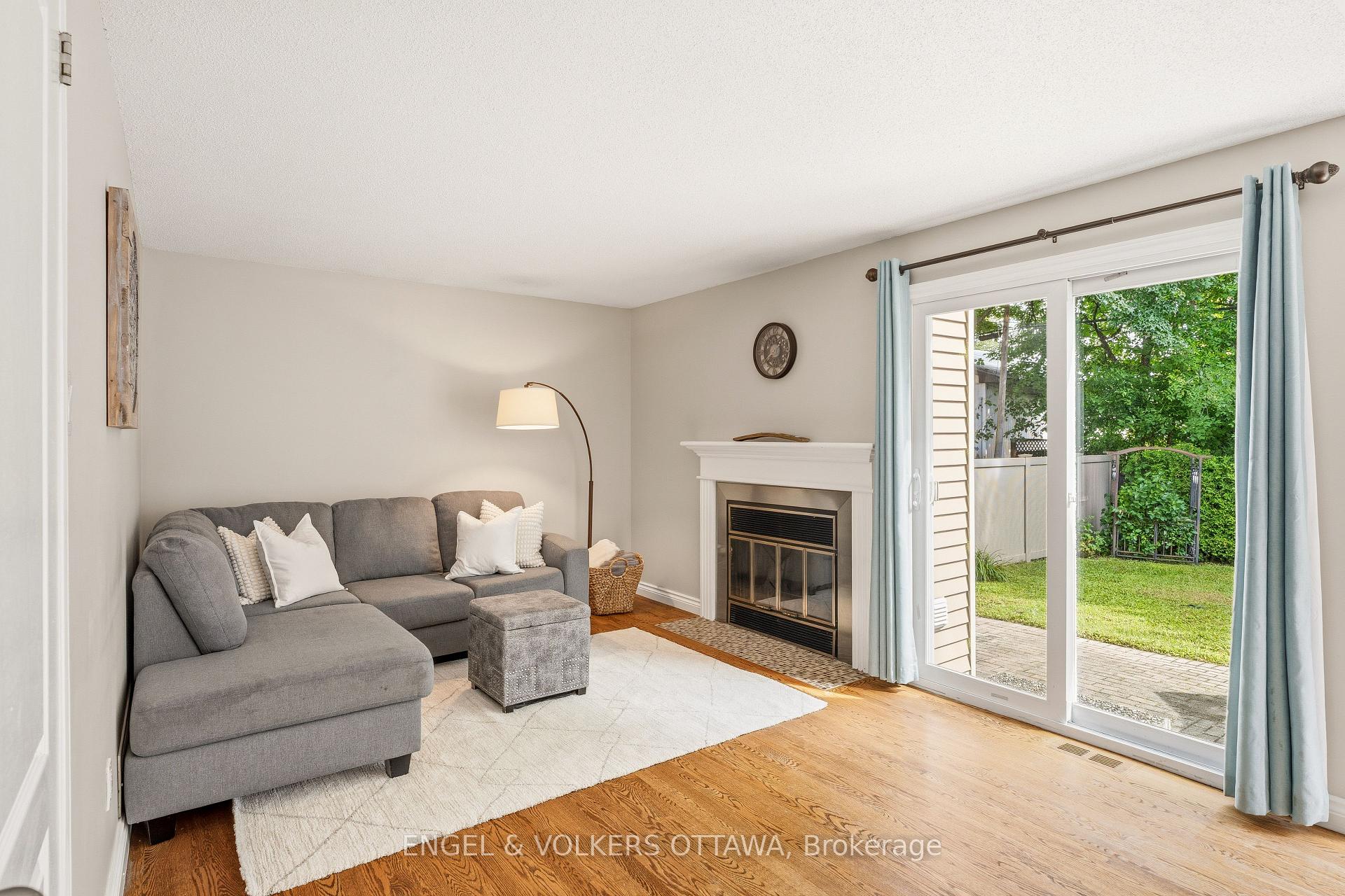 Photo 4 of 1721 Hunter's Run Drive, Ottawa, Chapel Hill — HOMEH