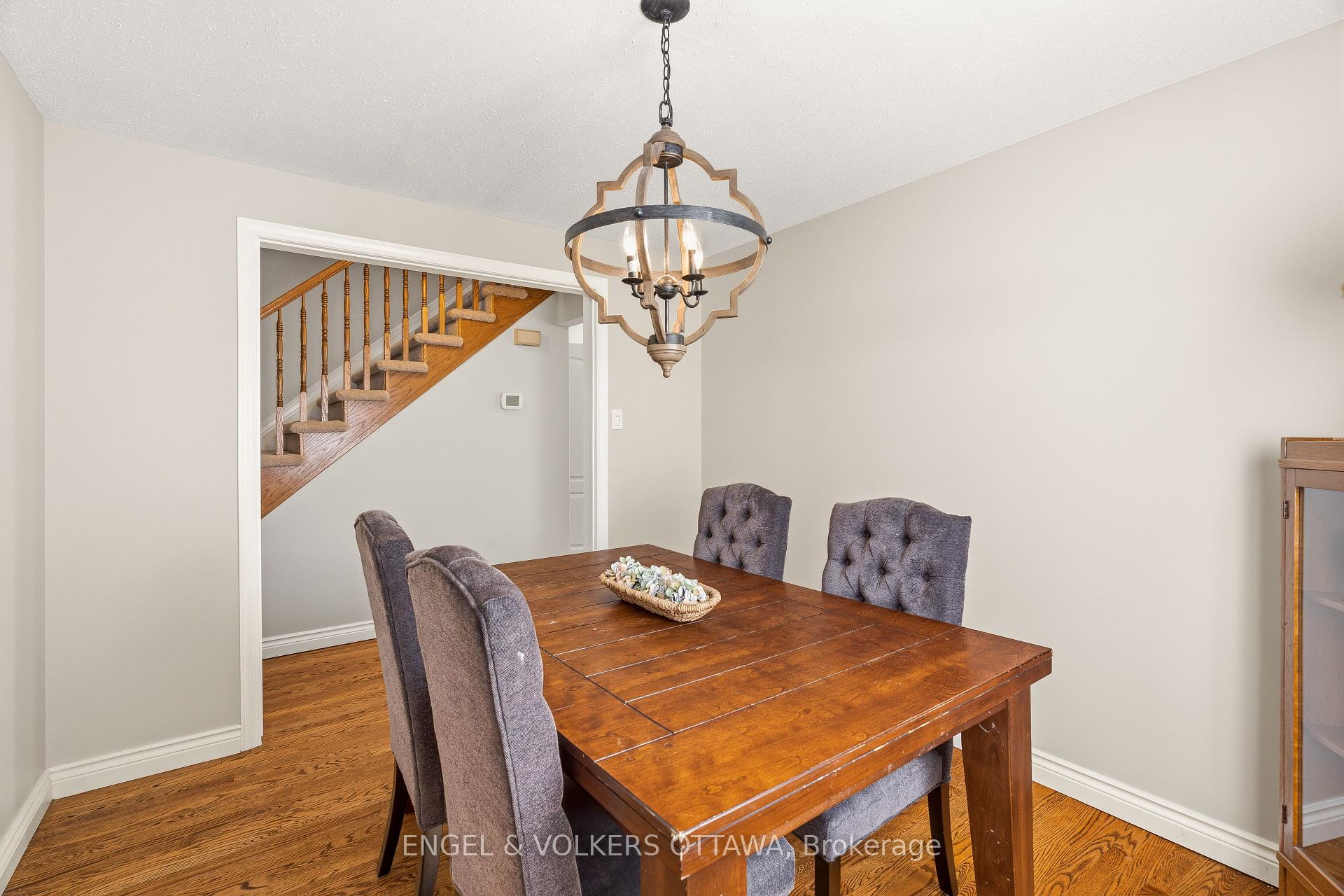 Photo 11 of 1721 Hunter's Run Drive, Ottawa, Chapel Hill — HOMEH