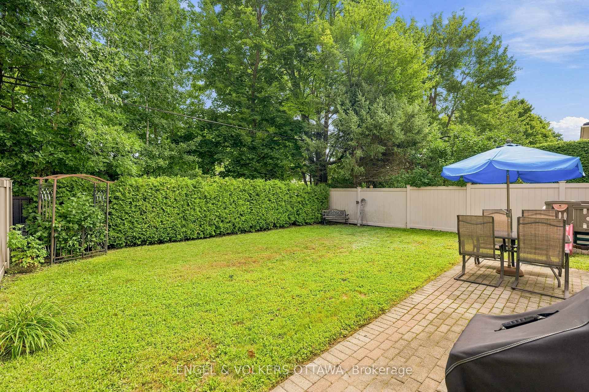 Photo 37 of 1721 Hunter's Run Drive, Ottawa, Chapel Hill — HOMEH