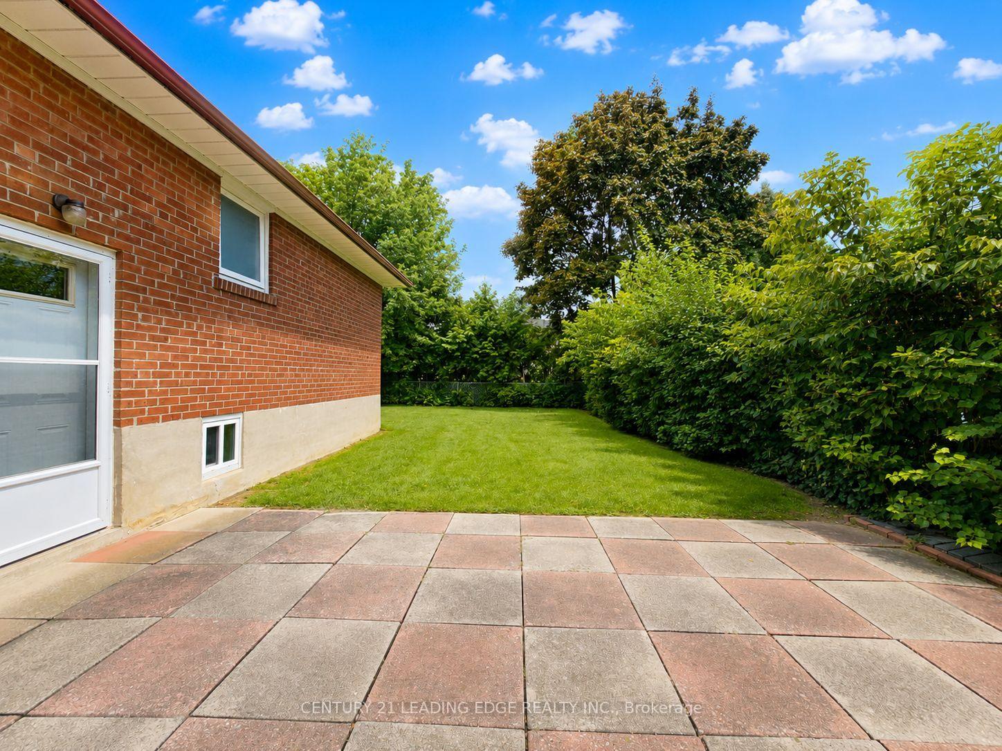 Photo 3 of 46 Adamede Crescent, North York, Bayview Woods-Steeles — HOMEH