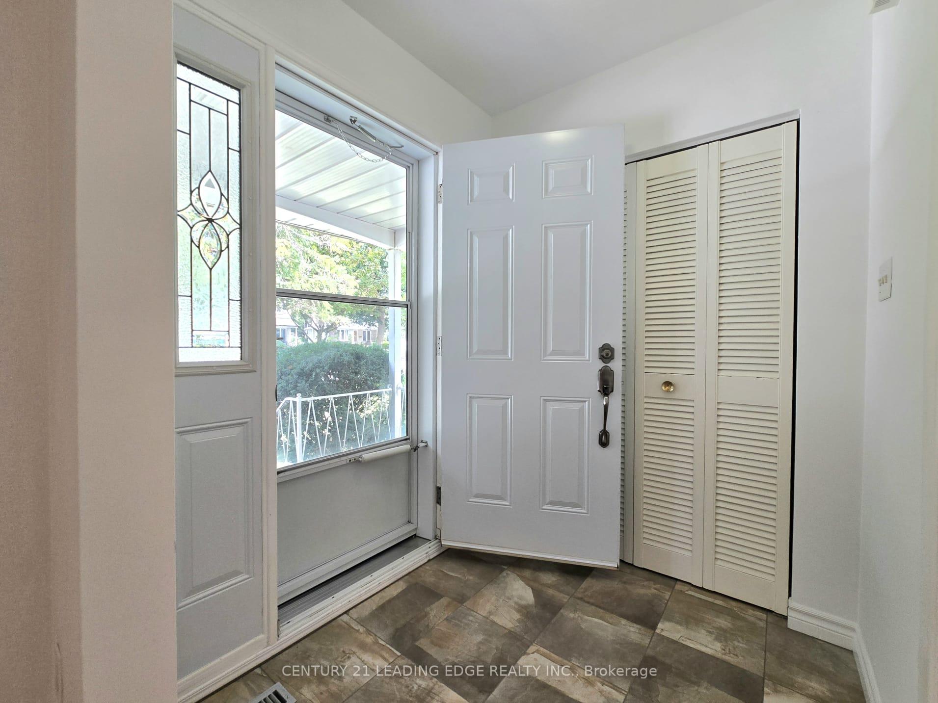 Photo 5 of 46 Adamede Crescent, North York, Bayview Woods-Steeles — HOMEH