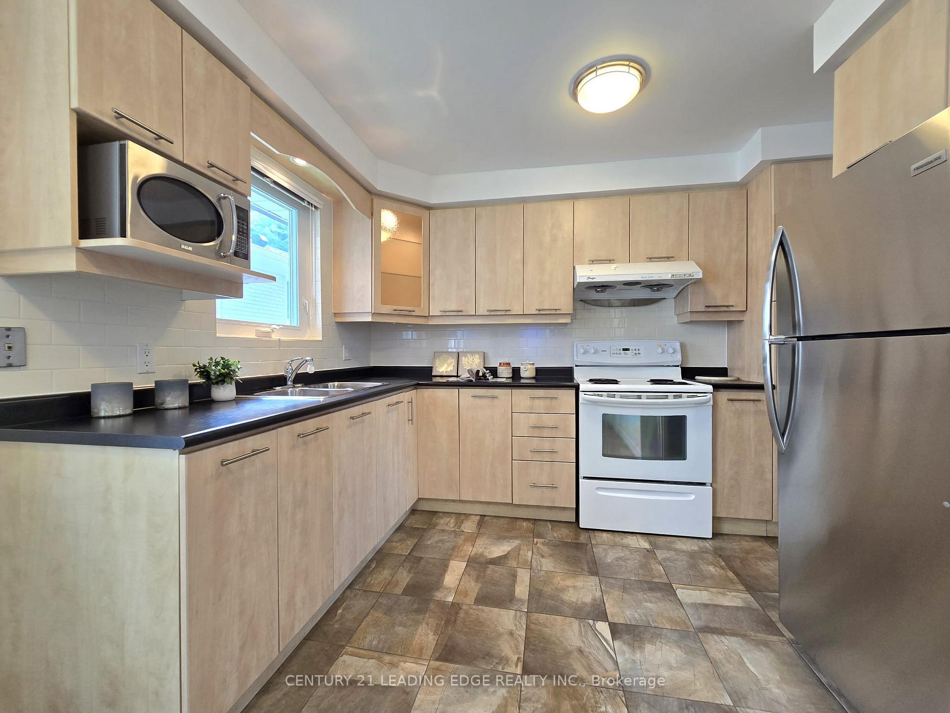 Photo 15 of 46 Adamede Crescent, North York, Bayview Woods-Steeles — HOMEH