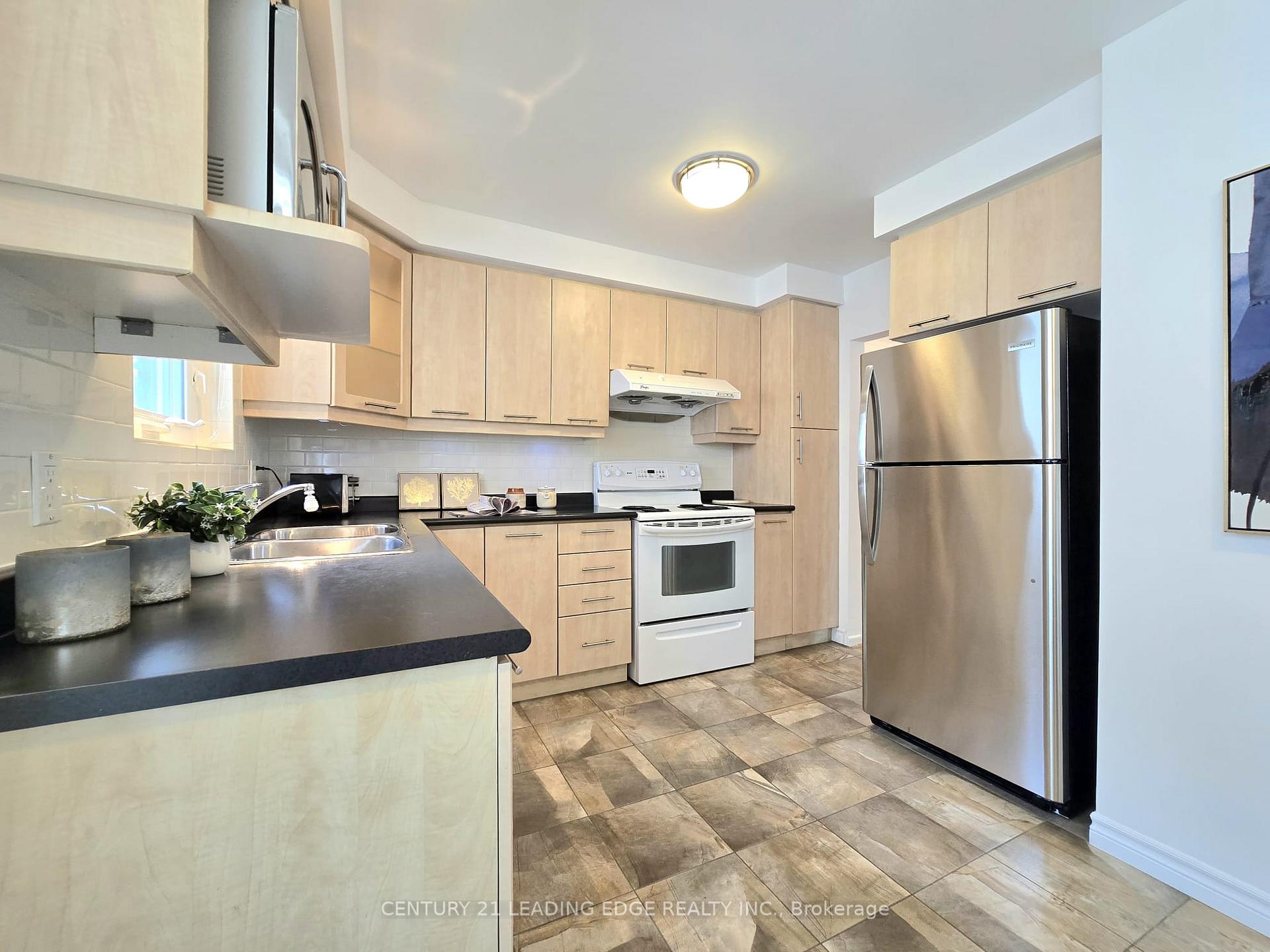 Photo 18 of 46 Adamede Crescent, North York, Bayview Woods-Steeles — HOMEH