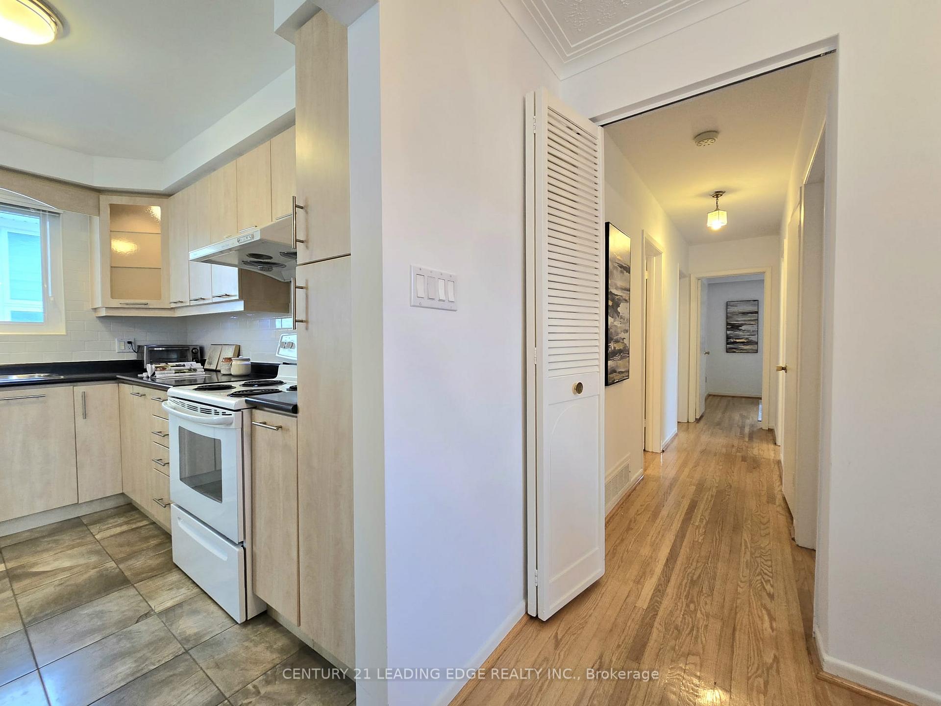 Photo 19 of 46 Adamede Crescent, North York, Bayview Woods-Steeles — HOMEH