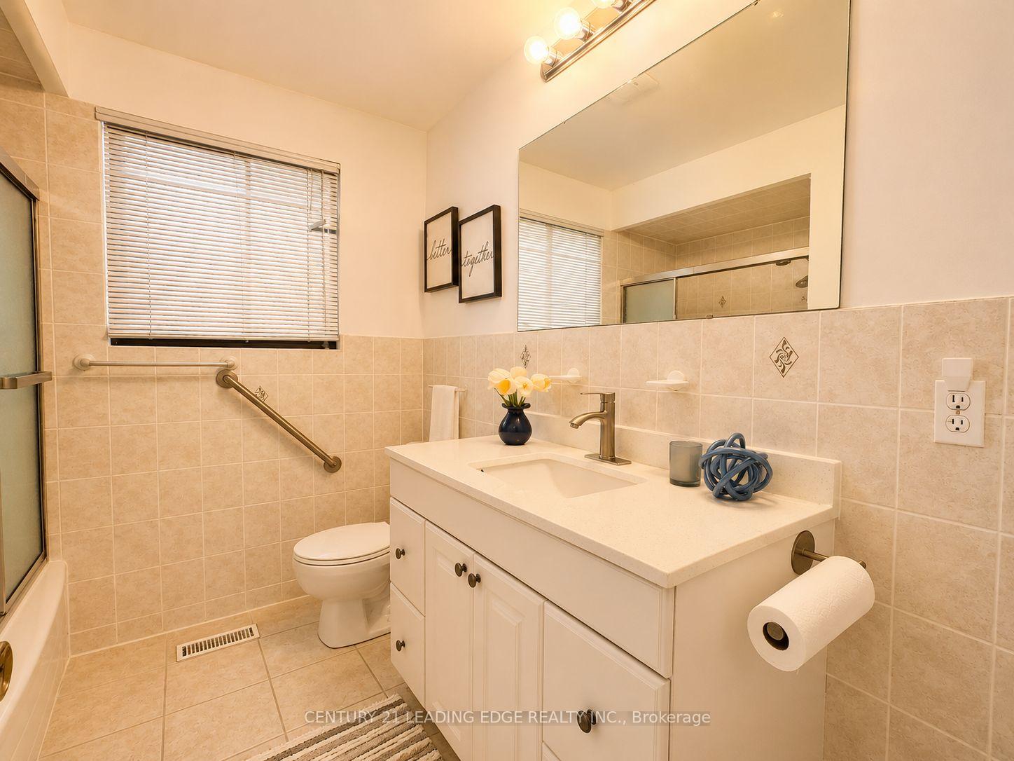 Photo 25 of 46 Adamede Crescent, North York, Bayview Woods-Steeles — HOMEH