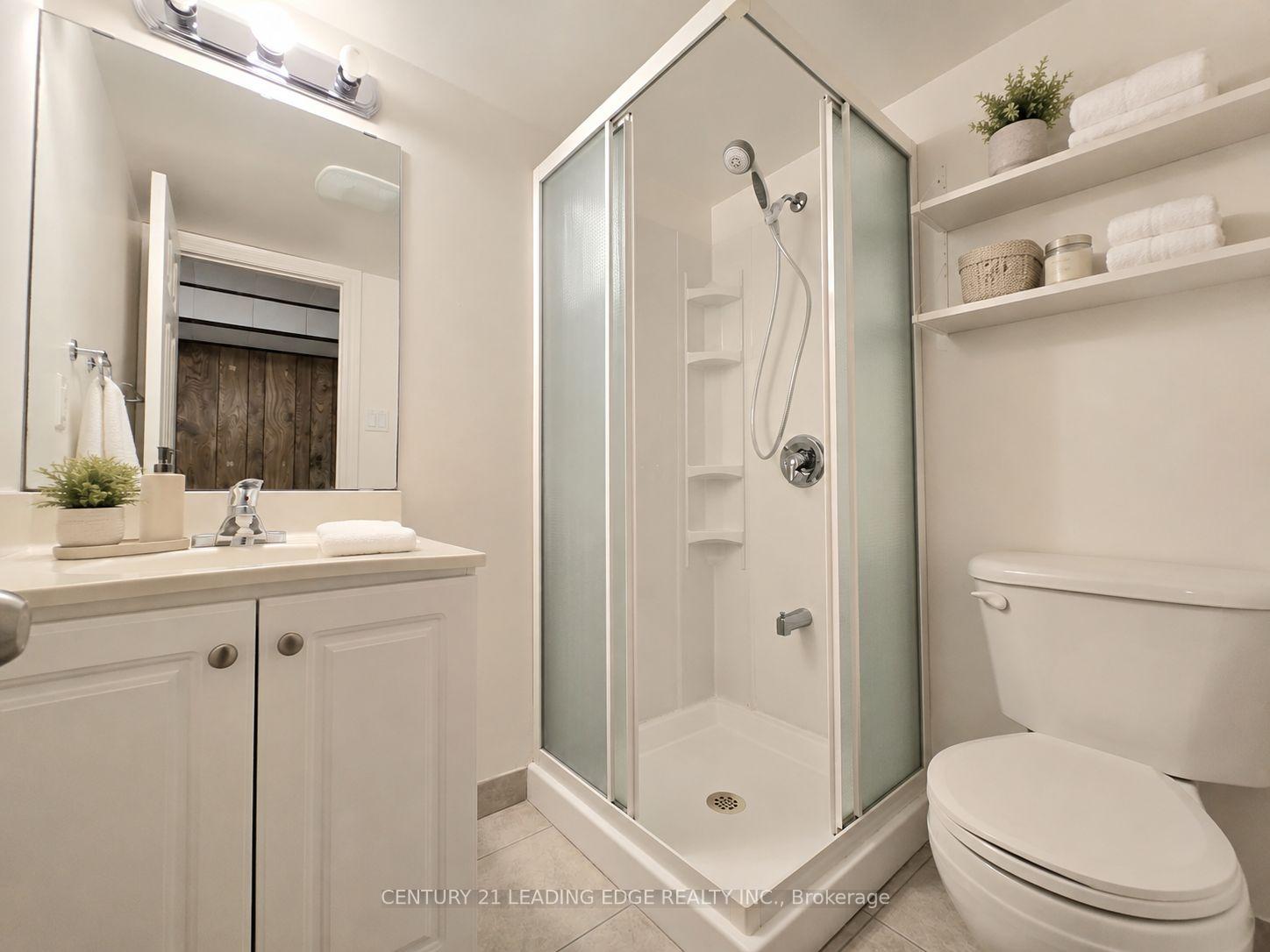 Photo 33 of 46 Adamede Crescent, North York, Bayview Woods-Steeles — HOMEH