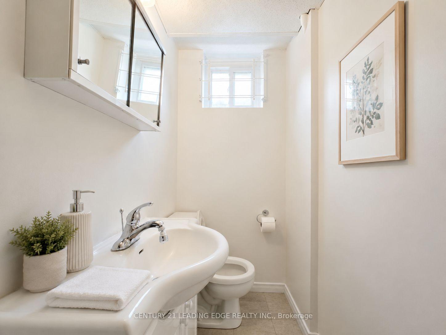 Photo 34 of 46 Adamede Crescent, North York, Bayview Woods-Steeles — HOMEH