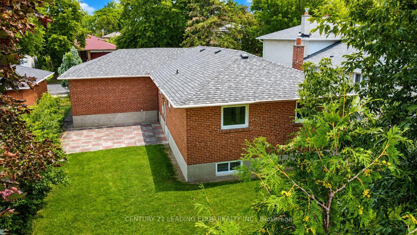 Photo 37 of 46 Adamede Crescent, North York, Bayview Woods-Steeles — HOMEH