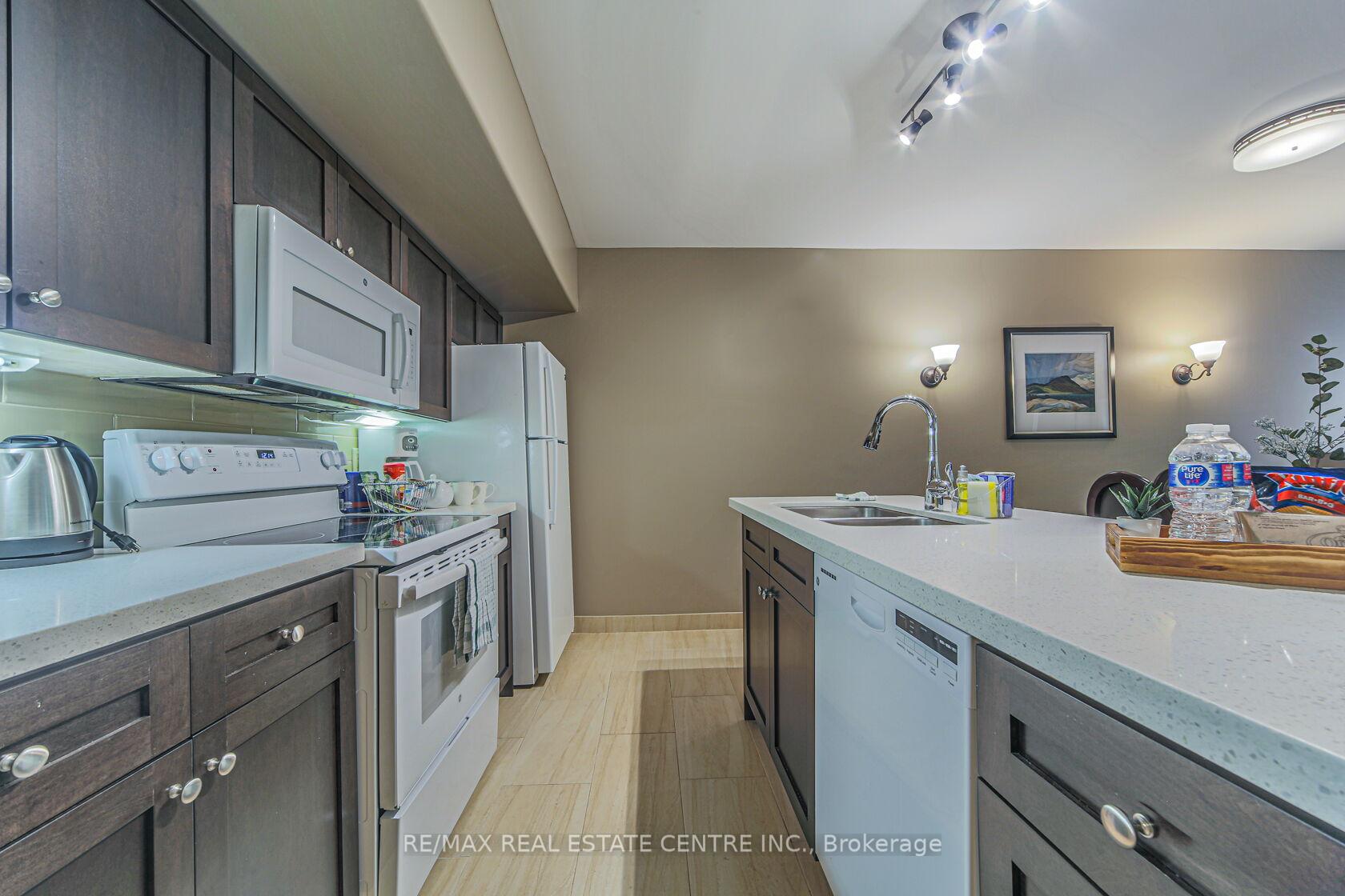 Photo 10 of Unit 2248, 90 Highland Drive, Oro-Medonte, Horseshoe Valley — HOMEH