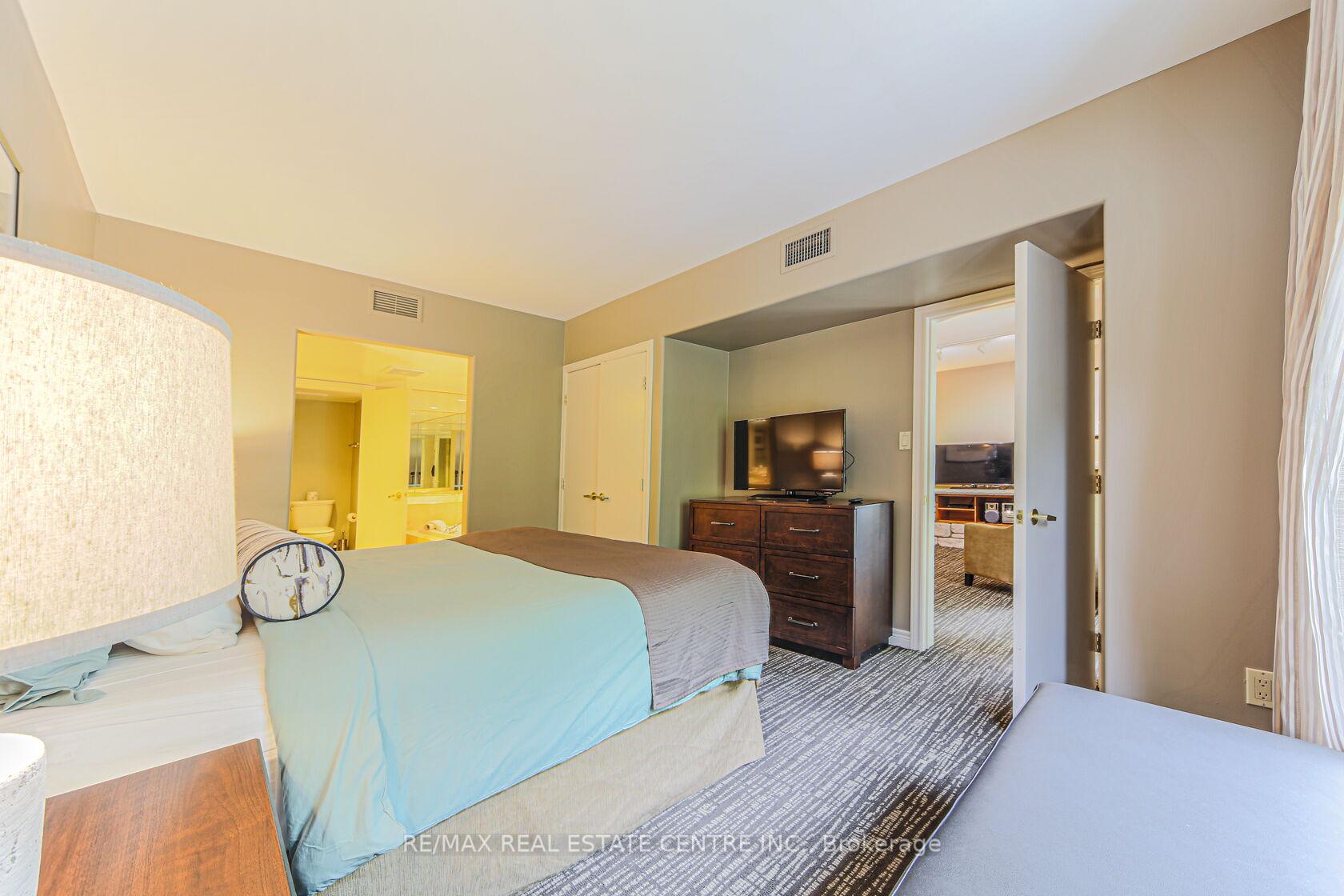Photo 19 of Unit 2248, 90 Highland Drive, Oro-Medonte, Horseshoe Valley — HOMEH