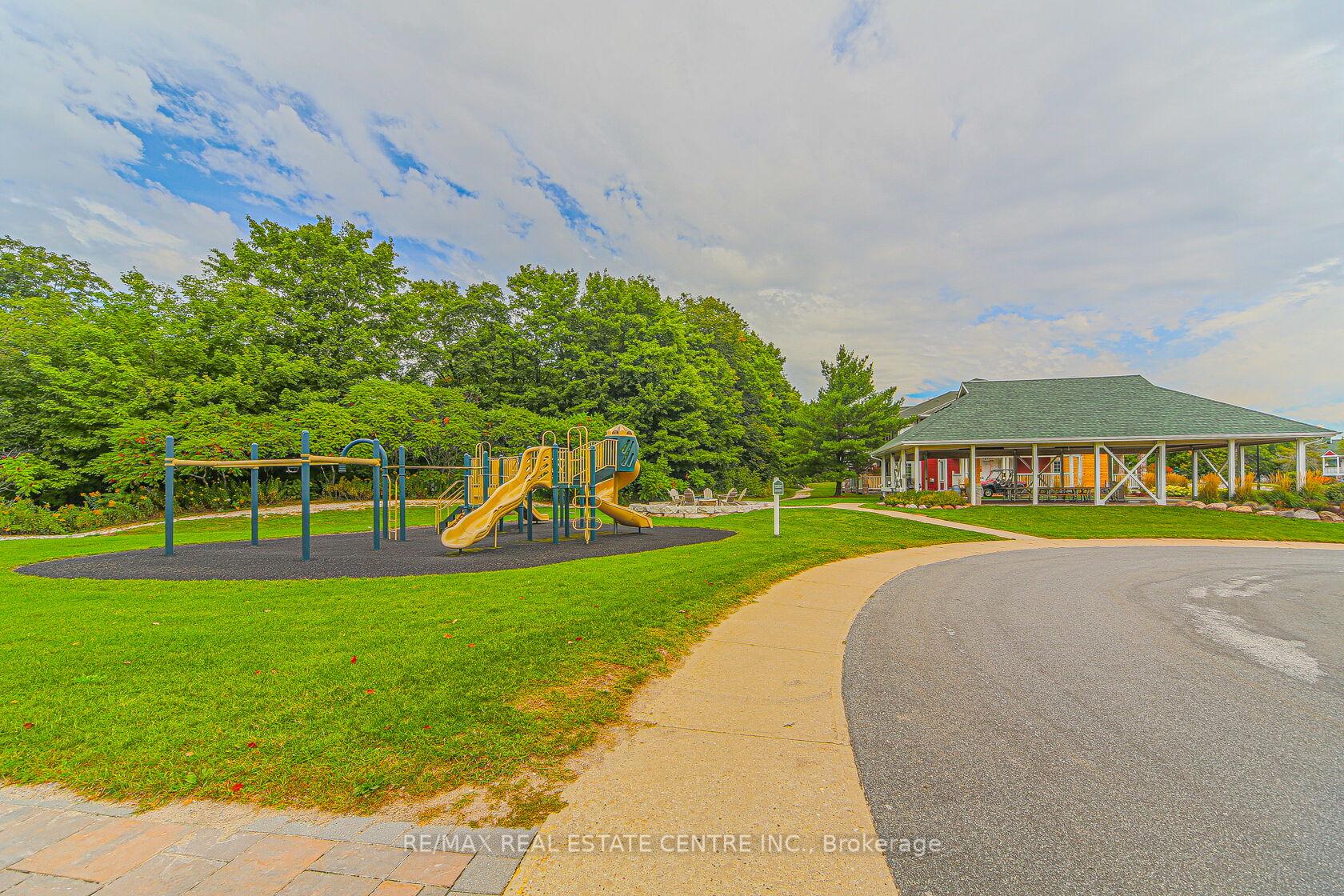 Photo 31 of Unit 2248, 90 Highland Drive, Oro-Medonte, Horseshoe Valley — HOMEH