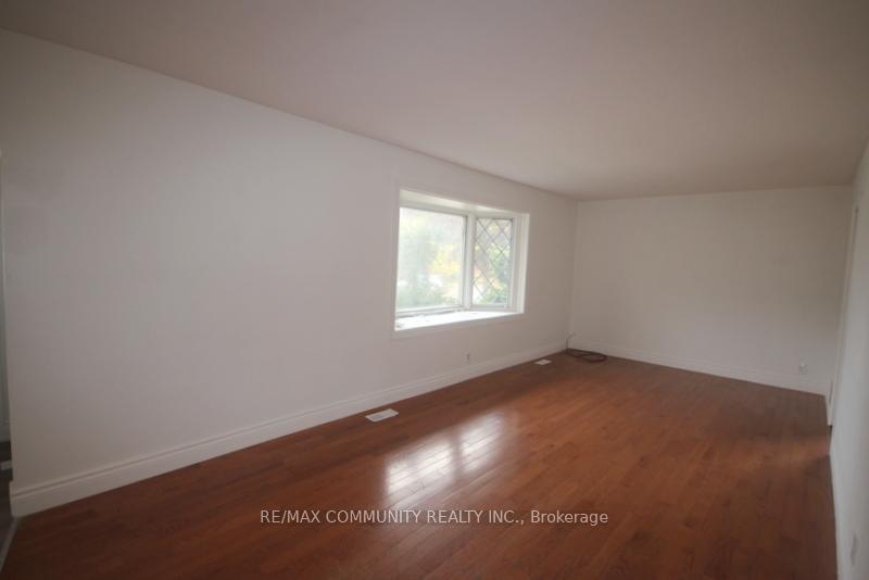 Photo 7 of 64 Admiral Road, Ajax, South East — HOMEH