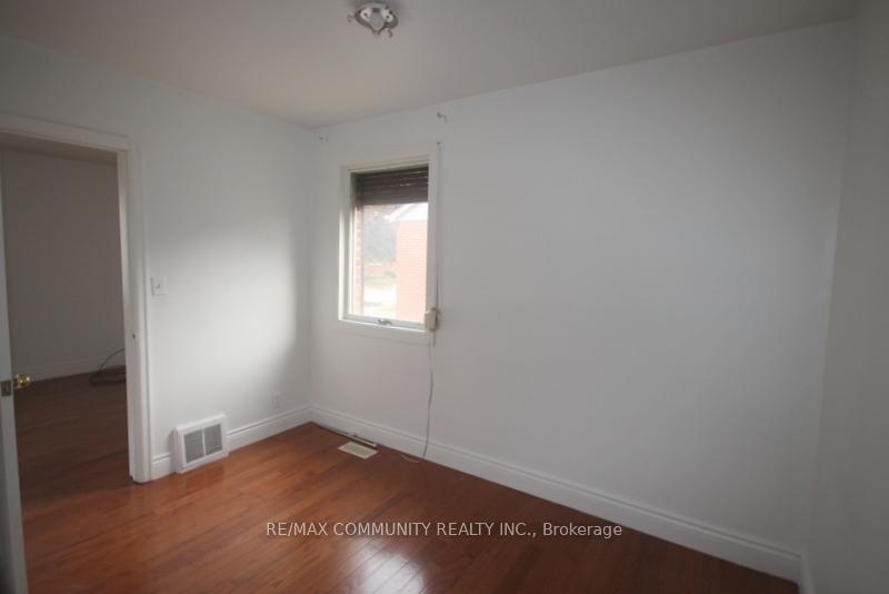 Photo 8 of 64 Admiral Road, Ajax, South East — HOMEH