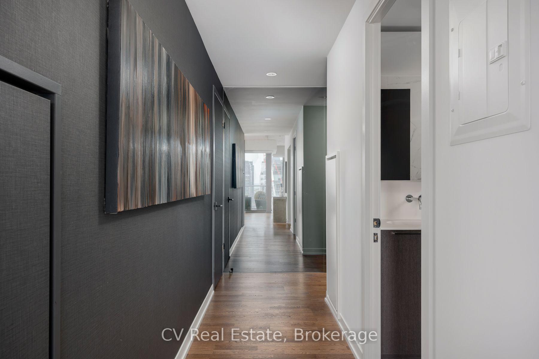 Photo 4 of Unit 1305, 95 Bathurst Street, Toronto, Waterfront Communities — HOMEH