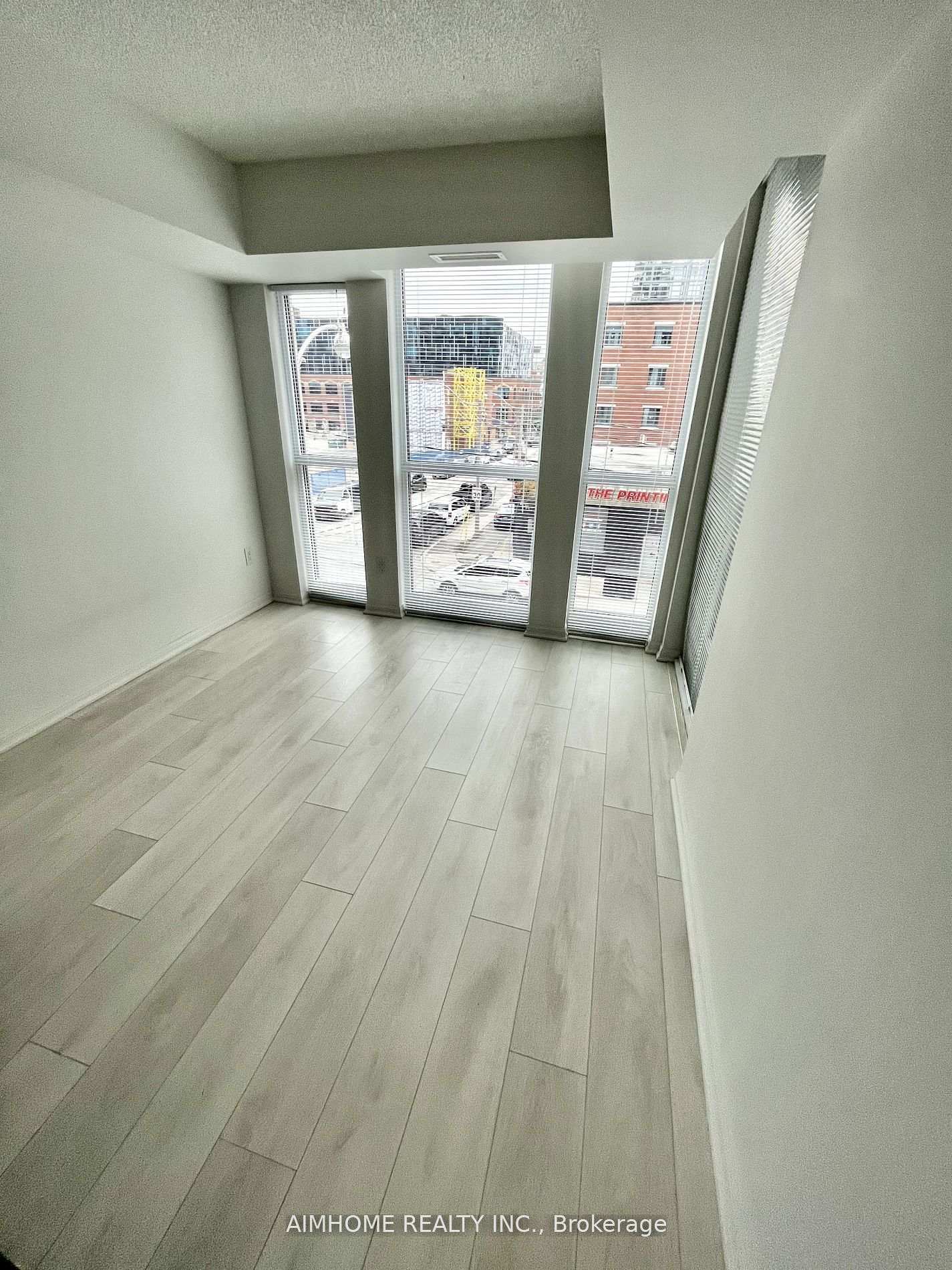 Photo 4 of Unit 305, 400 Adelaide Street E, Toronto, Moss Park — HOMEH