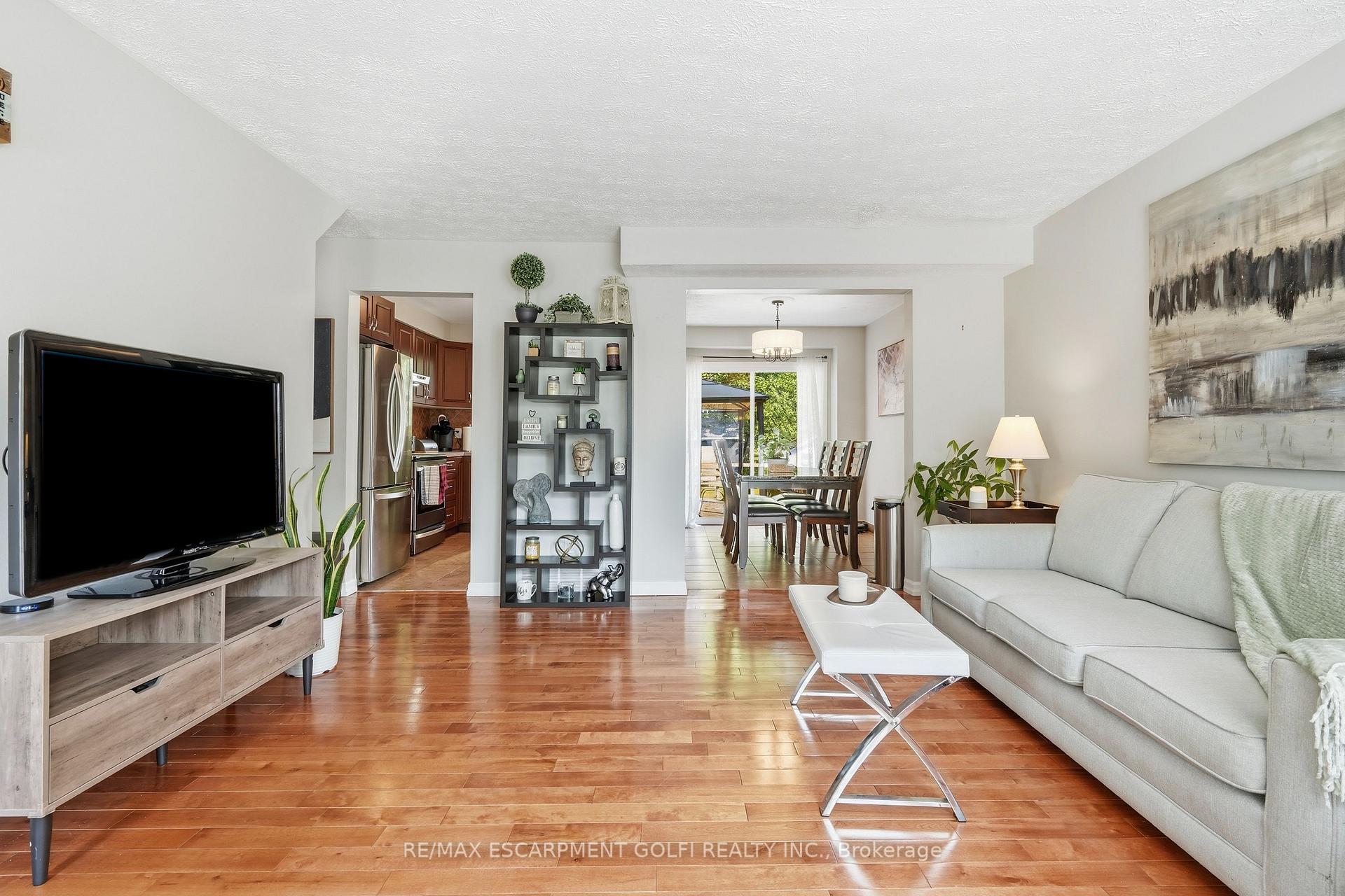 Photo 4 of 7730 Jubilee Drive, Niagara Falls, Marineland — HOMEH