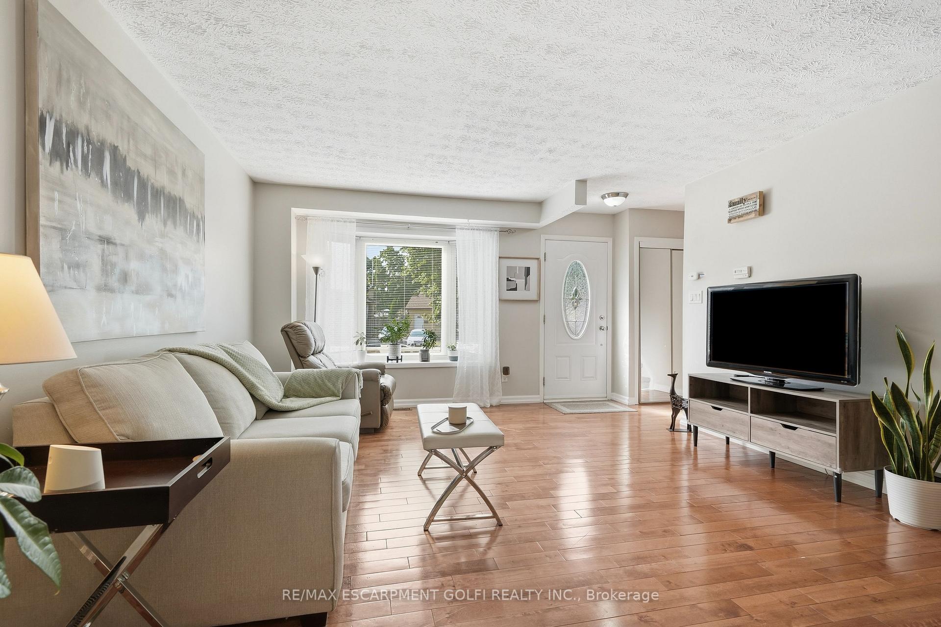 Photo 5 of 7730 Jubilee Drive, Niagara Falls, Marineland — HOMEH