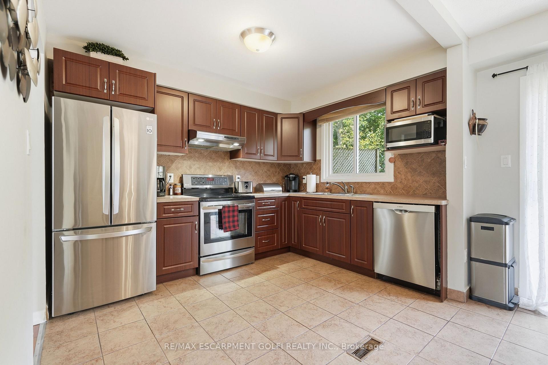Photo 7 of 7730 Jubilee Drive, Niagara Falls, Marineland — HOMEH