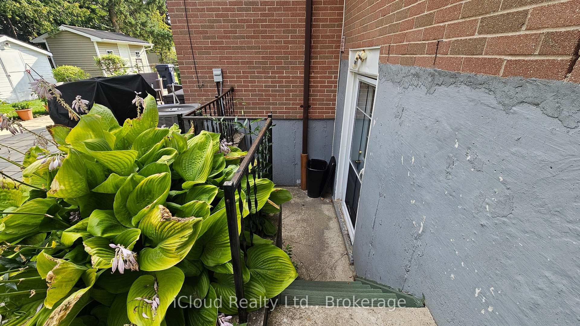 Front of Unit Basement, 61 Highcourt Crescent