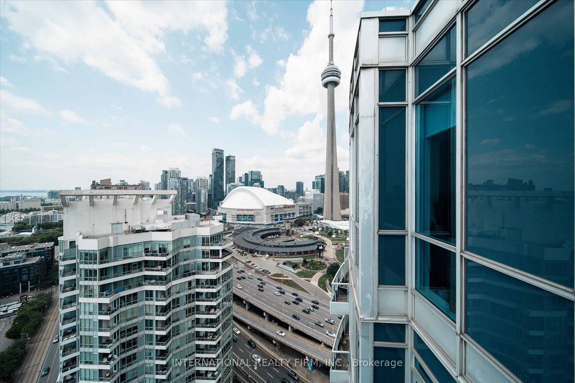 Photo 4 of Unit Ph4, 218 Queens Quay W, Toronto, Waterfront Communities — HOMEH
