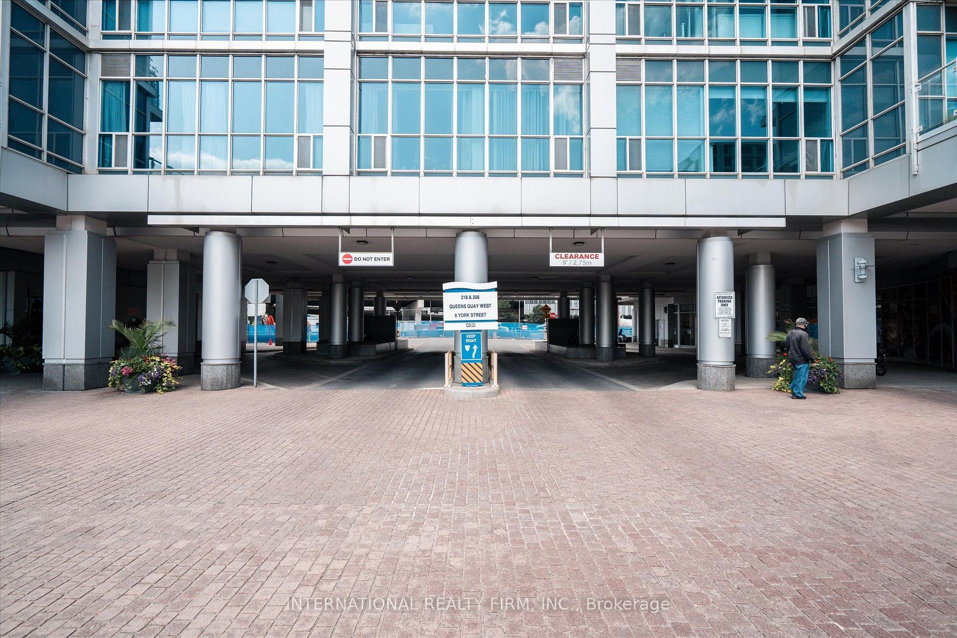 Photo 6 of Unit Ph4, 218 Queens Quay W, Toronto, Waterfront Communities — HOMEH