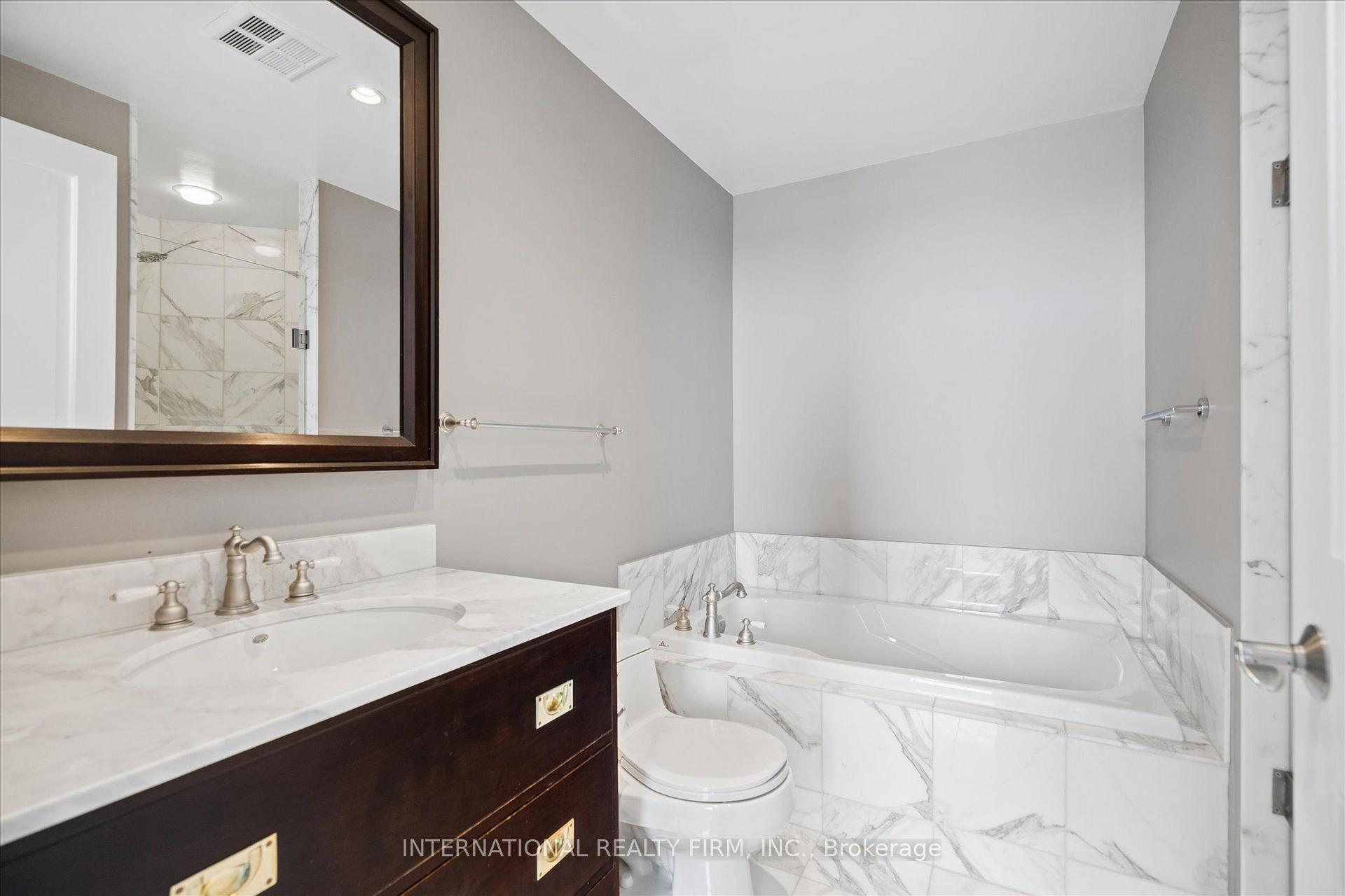 Photo 25 of Unit Ph4, 218 Queens Quay W, Toronto, Waterfront Communities — HOMEH