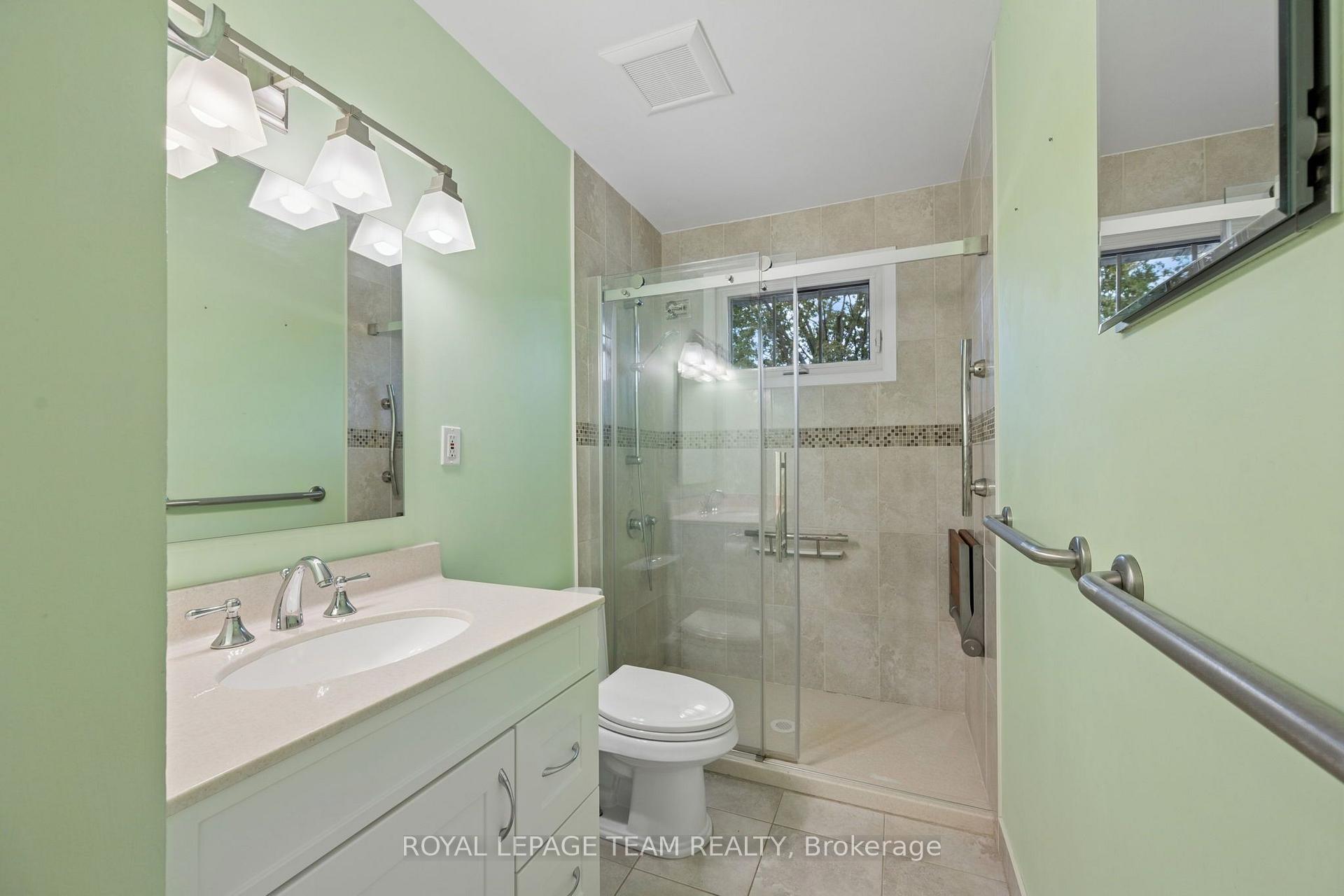 Photo 13 of 22 Redpine Drive, Ottawa, Borden Farm/Stewart Farm/Carleton Heights/Parkwood Hills — HOMEH
