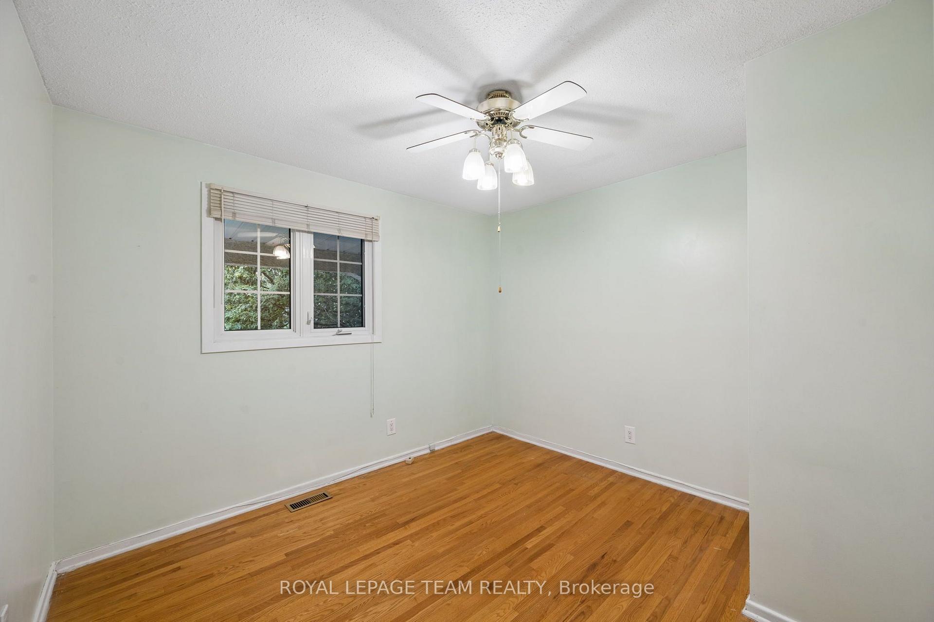 Photo 16 of 22 Redpine Drive, Ottawa, Borden Farm/Stewart Farm/Carleton Heights/Parkwood Hills — HOMEH