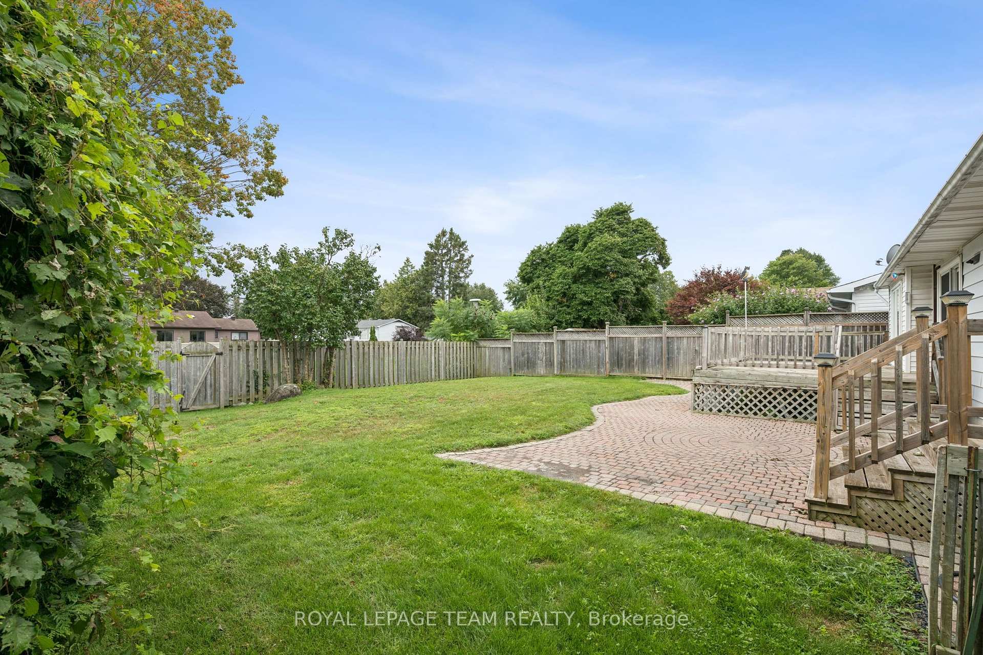 Photo 26 of 22 Redpine Drive, Ottawa, Borden Farm/Stewart Farm/Carleton Heights/Parkwood Hills — HOMEH
