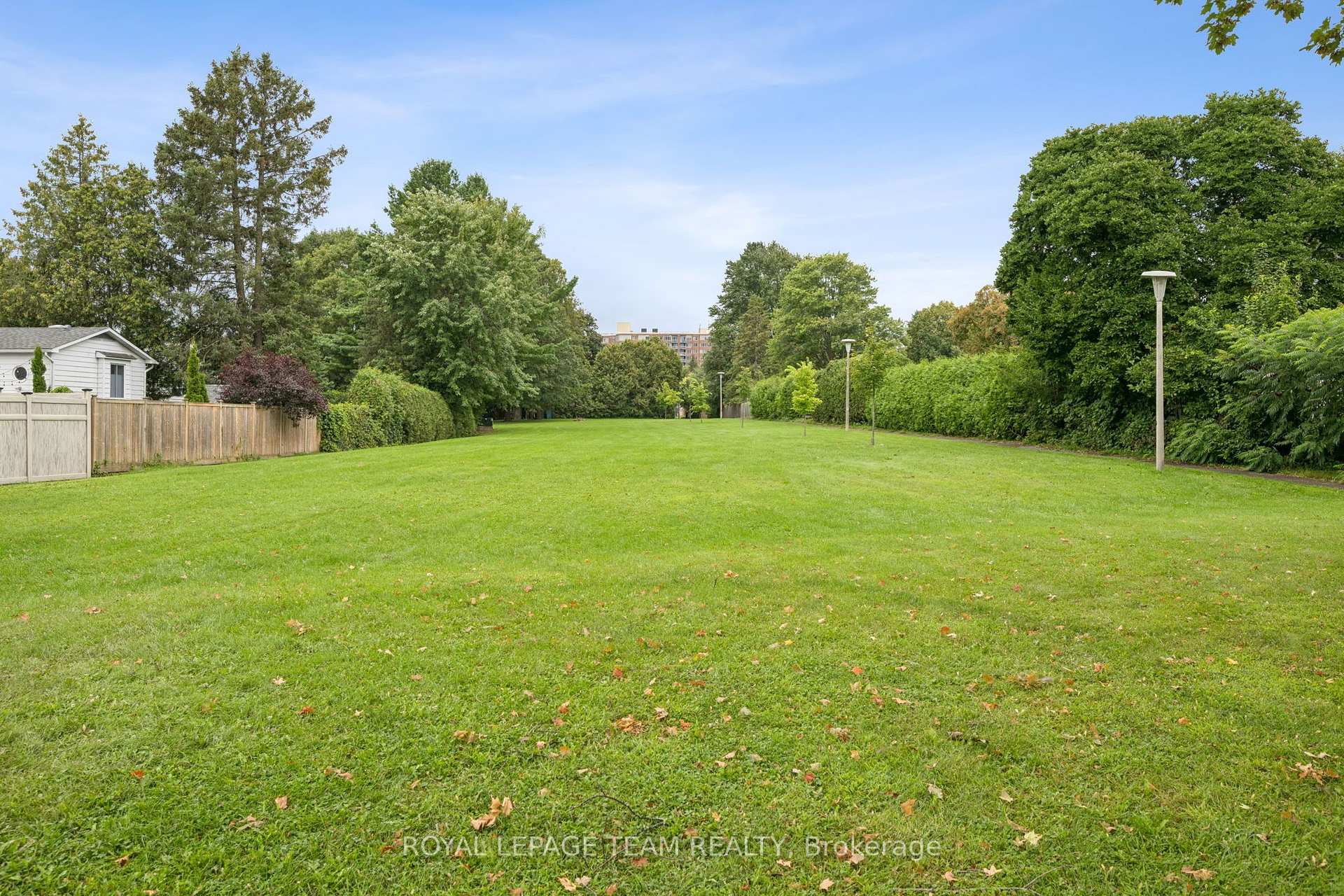 Photo 28 of 22 Redpine Drive, Ottawa, Borden Farm/Stewart Farm/Carleton Heights/Parkwood Hills — HOMEH