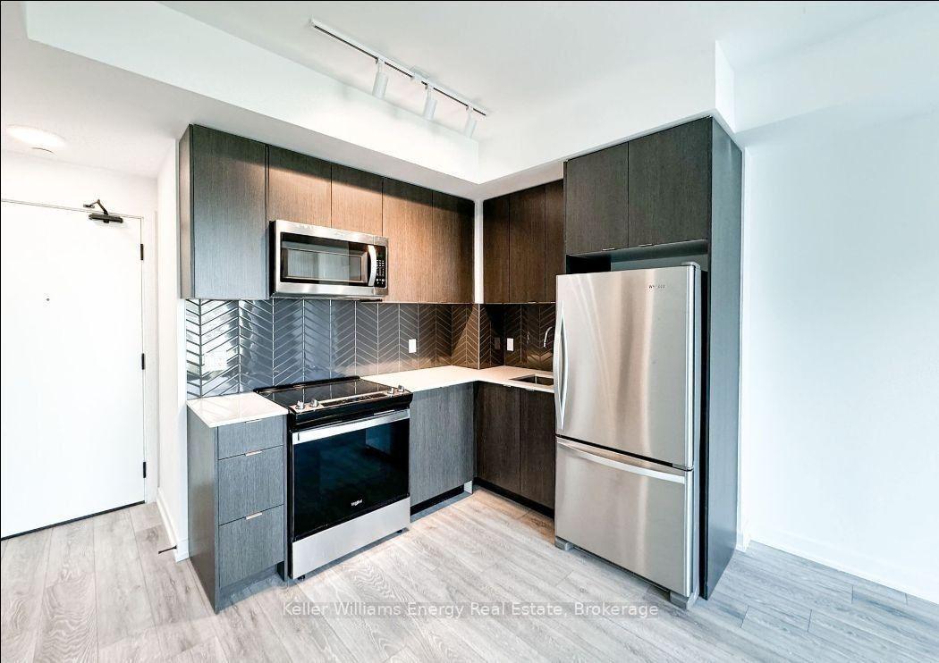 Photo 3 of Unit 810, 1606 Charles Street, Whitby, Port Whitby — HOMEH