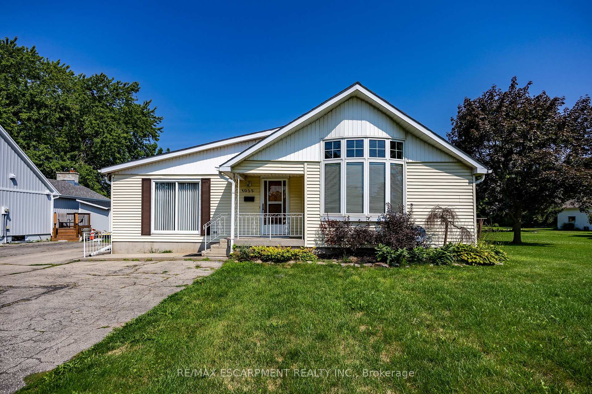 Photo of 1032 Main Street